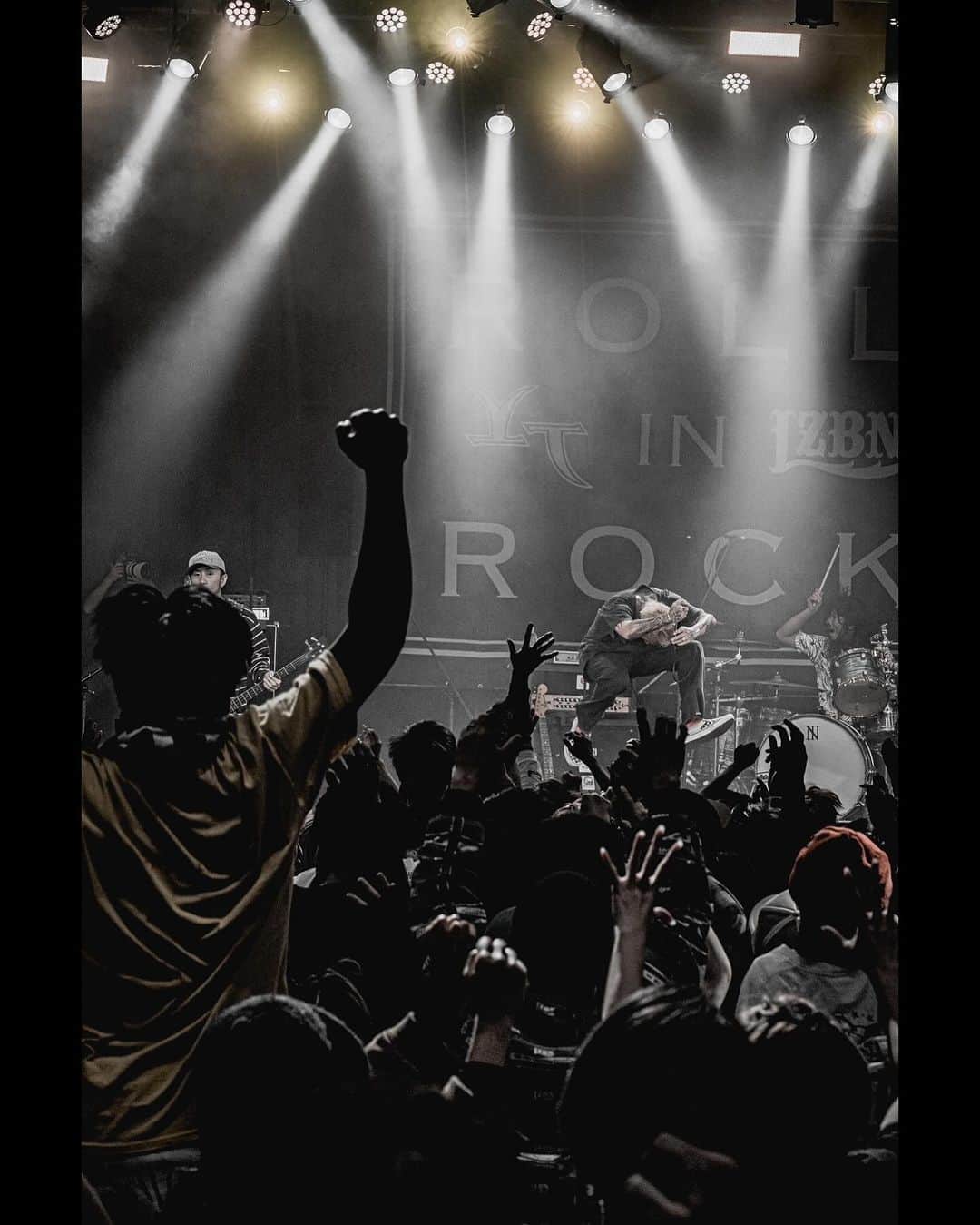 The BONEZさんのインスタグラム写真 - (The BONEZInstagram)「LZBN × 安床武士 Presents 『ROLL IN ROCK Vol.6』 @ゴリラホール大阪 有難う御座いました‼︎  photo by @eikihosomi   #thebonez」11月16日 0時00分 - the____bonez