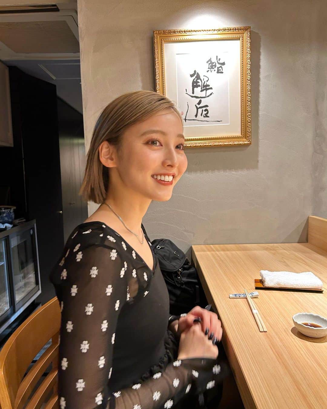 高橋野乃子のインスタグラム：「． 贅沢な楽し美味しい夜で お腹も心も満たされました🌛✨  #🍣 #鮨  #北新地」