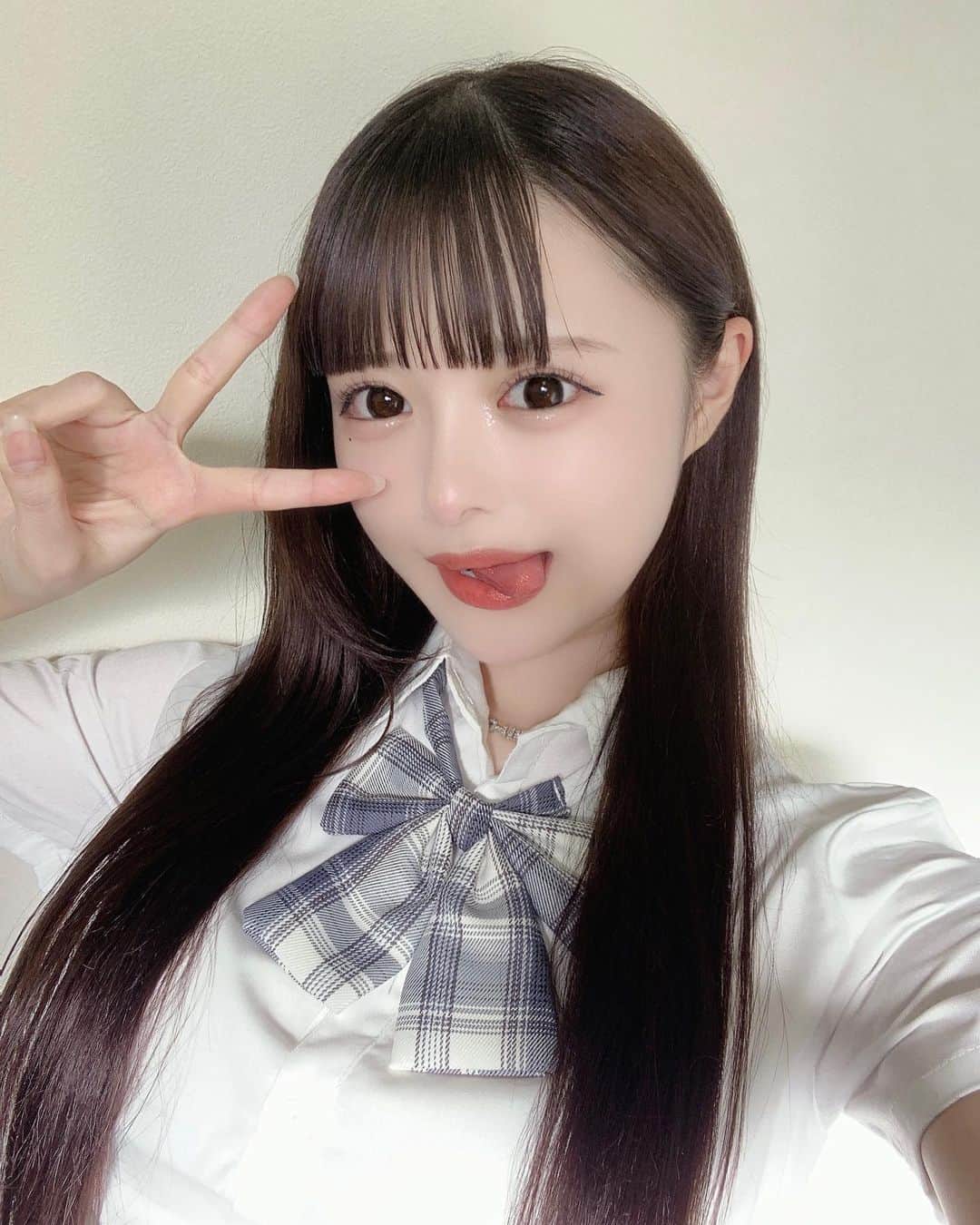 心花りりさんのインスタグラム写真 - (心花りりInstagram)「𓈒 せーんぱい♡ 放課後デートしたいです⊂( ᴖ ̫ᴖ)⊃ ⊂(ᴖ ̫ᴖ )⊃♩♩♩」11月15日 21時28分 - riri_ilife