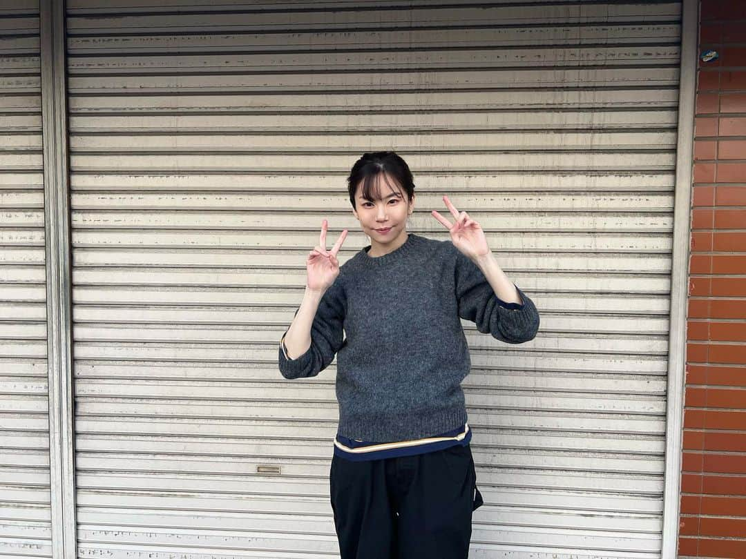 野村麻純さんのインスタグラム写真 - (野村麻純Instagram)「⁡ ⁡ た〜くさん喋ってあっという間に終わった撮影！ たのしい現場でした🎬 ⁡ 今日も1日おつかれさまでした〜  明日は平安時代！ ⁡ ⁡ #1番最後の写真魂抜けてる😂😪😇 #しかもなんかゴツいんですけど🦍🧶🧌 #頼もしいね 🫰 #メイク落とさず帰る日もある」11月15日 21時35分 - masumi_nomura.official