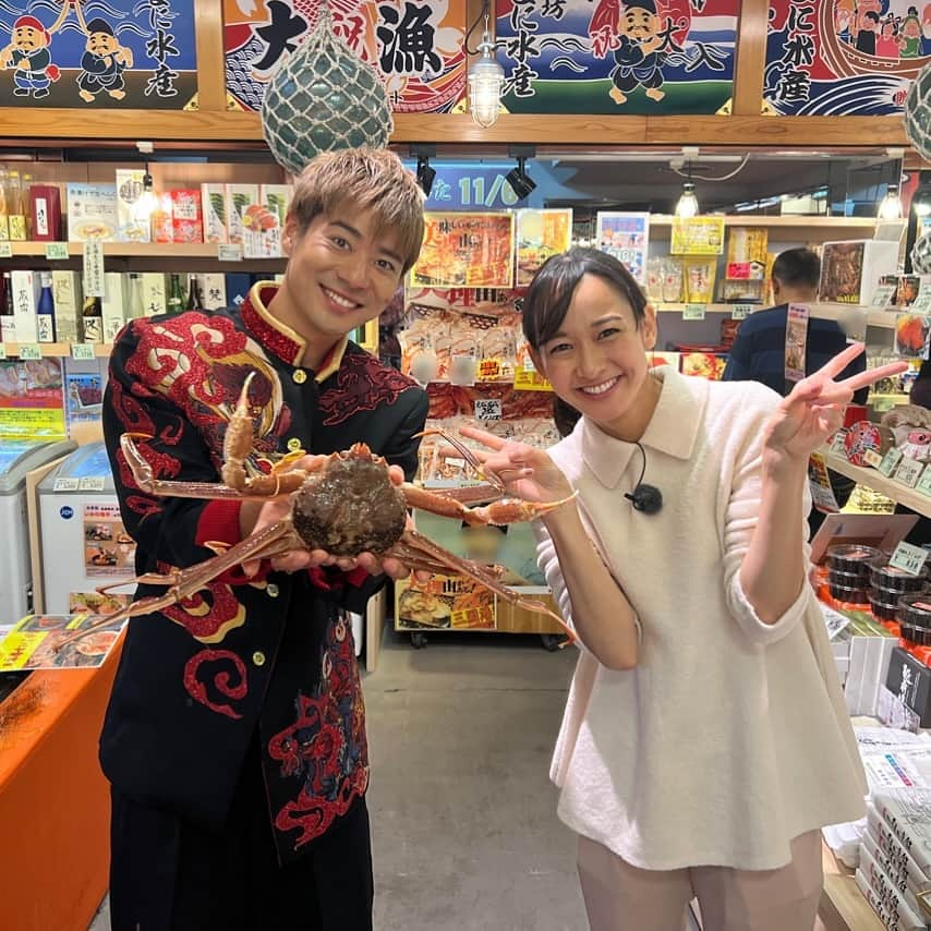 浦口史帆さんのインスタグラム写真 - (浦口史帆Instagram)「🎵カニ！食べ！行こう〜🦀🦀  ボイメンのつーじーさんと一緒に、 #越前ガニ が解禁になったばかりの福井へ🚗 美味しいもの＆キレイな場所がいっぱい！ よく食べ・よく笑い、 ワクワク楽しい旅でした〜🤩✨  明日の#スイッチ! ぜひご覧ください🥳⭐️  #BOYSANDMEN #辻本達規 さん #カニ #福井旅 #🦀 #✌️✌️」11月15日 21時37分 - uraguchi_shiho