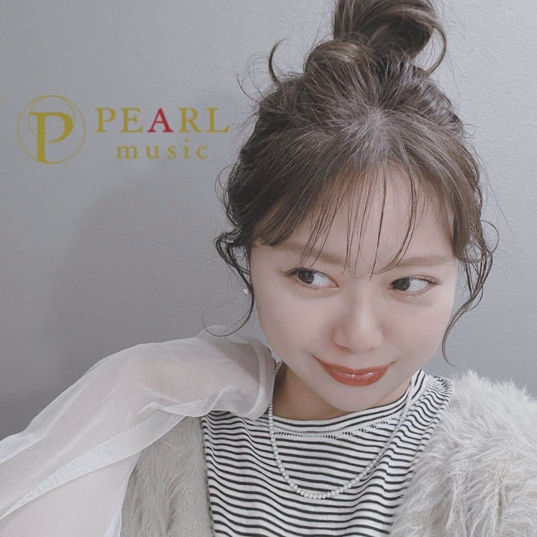 mmmaaakkkiiikkkoooのインスタグラム：「\デイリーにも使いやすい/#PR 希少なベビーパールを使用した @pearlmusic.jp のネックレス🤍  アコヤ真珠にも劣らない抜群のテリ・艶を誇る高級淡水パールのベビーパールが美しい✨✨  １本でつけても重ね付けても華やか🌟 デイリーだけでなく結婚式フォーマルまで幅広く使える😊  詳しくはストーリーからチェックしてみてね🏷️ . . . . #pearlmusic提供 #pearlmusic #パールミュージック #真珠専門店パールミュージック#ネックレス#パール#Pearl#真珠#パールネックレス#ボーダー#デイリー」