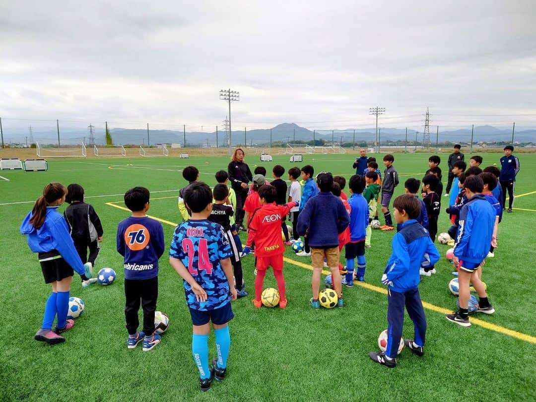 北澤豪さんのインスタグラム写真 - (北澤豪Instagram)「COSMOS 1周年祭 ~ふれあいファミリーDay~  COSMOS(熊本県フットボールセンター) サッカー教室を行いました！！」11月15日 21時55分 - tsuyoshi_kitazawa_official