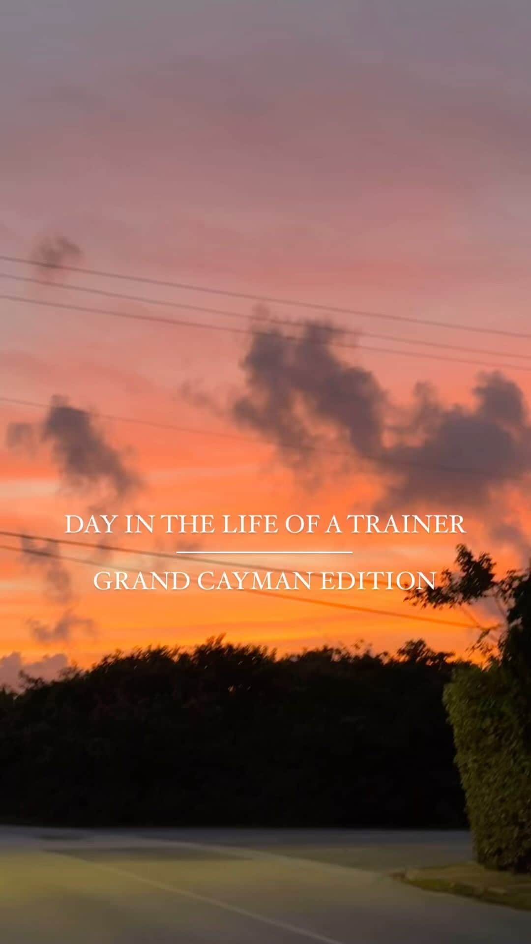 エリッサ・ダウニーのインスタグラム：「DAY IN THE LIFE -  of a Trainer in Grand Cayman 🇰🇾✨   I had to watch this reel back and pinch myself that this time last year I’d just dipped my toes into online coaching and now I’m running group classes for S&C, Pilates, working with clients 1-1 and online coaching in the Caribbean 🤯  *PINCH ME*   But in all seriousness to anyone who feels lost with where to go or what to do next, here’s a few things that really helped me find my passion:  - lots of brainstorming (writing things down)  - dipping my toes into new things  - allowing yourself time to figure things out  - trusting your gut  - making to do lists towards your goals ✨  1-1 coaching link in my bio for help with any fitness or life changing goals you have for 2024! Start enquiring now to secure your spots for the new year 🫶🏽」