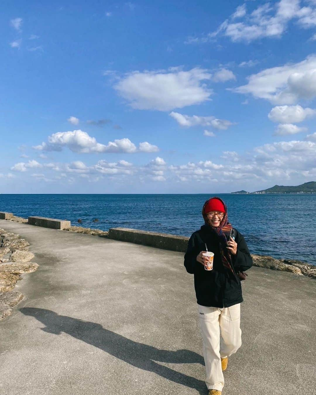 Rioさんのインスタグラム写真 - (RioInstagram)「沖縄は私にいつもGood Vibesをくれます🗣️🌴🌈 そして、どこへ行っても毎度違う楽しみをくれる大空！ありがとう🌼🥹❤️ 最高なOKI Trip ♡♡ 遊んでくれた皆さまありがとうございました🫱🏽‍🫲🏾🫶🏾」11月15日 21時54分 - rioflake0107