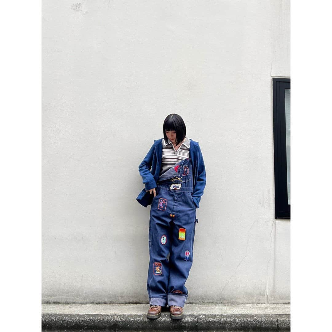 古着屋フラミンゴ下北沢店のインスタグラム：「ㅤㅤㅤㅤㅤㅤㅤㅤㅤㅤㅤㅤㅤ 【 ladies coordinate 】  ㅤㅤㅤㅤㅤㅤㅤㅤㅤㅤㅤㅤㅤ#古着 #古着屋 #古着mix #東京 #下北 #下北沢古着 #フラミンゴ下北沢 #overall #cardigan #オーバーオール #カーディガン #fashion #tokyo #shimokitazawa #vintage #vintagefashion #vintageclothing #vintagestyle #usedclothing #2hand #instagood #tflers #ootd #outfit #いいね返し #优质的 #下北泽　#빈티지 #시모키타자와」