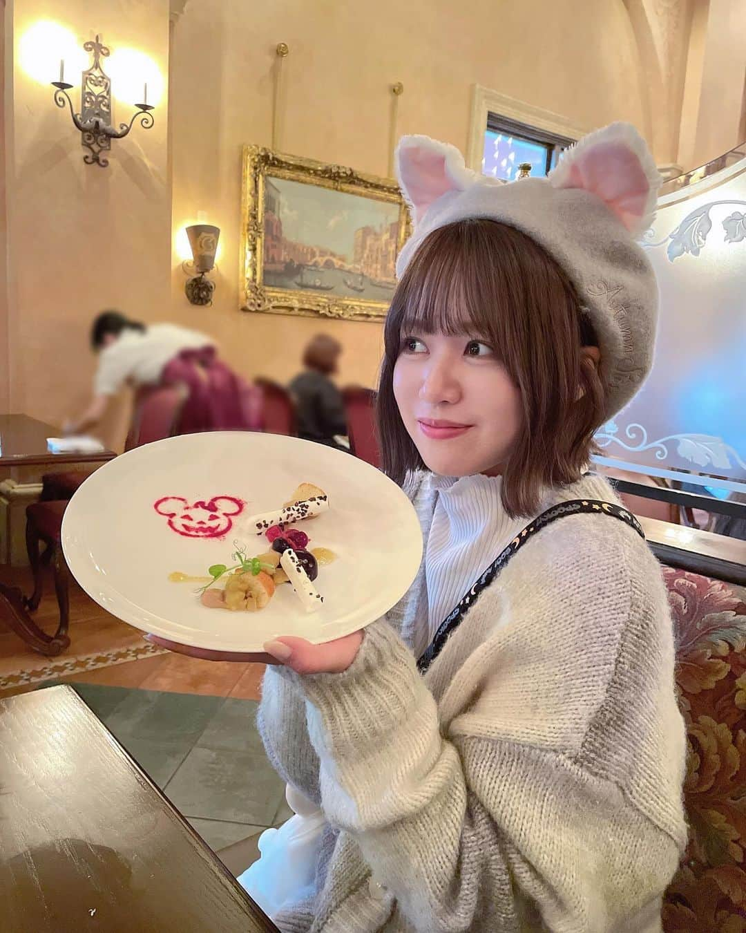 福士奈央のインスタグラム：「ㅤㅤㅤㅤㅤㅤㅤㅤㅤㅤㅤㅤㅤ ベレー帽好きです❕似合ってるかな❔ #tokyodisneysea #リストランテディカナレット」