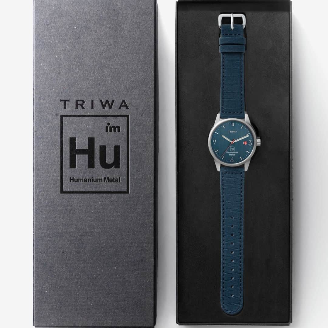 TRIWAさんのインスタグラム写真 - (TRIWAInstagram)「Help the world become a better place👥 And you can do that right now. Our watch is made from illegal weapons that have been confiscated. We have chosen to create a watch with important messages. PEACE✌ Support is provided for this cause, for every purchase made from our Humanium watches.」11月15日 22時00分 - triwa