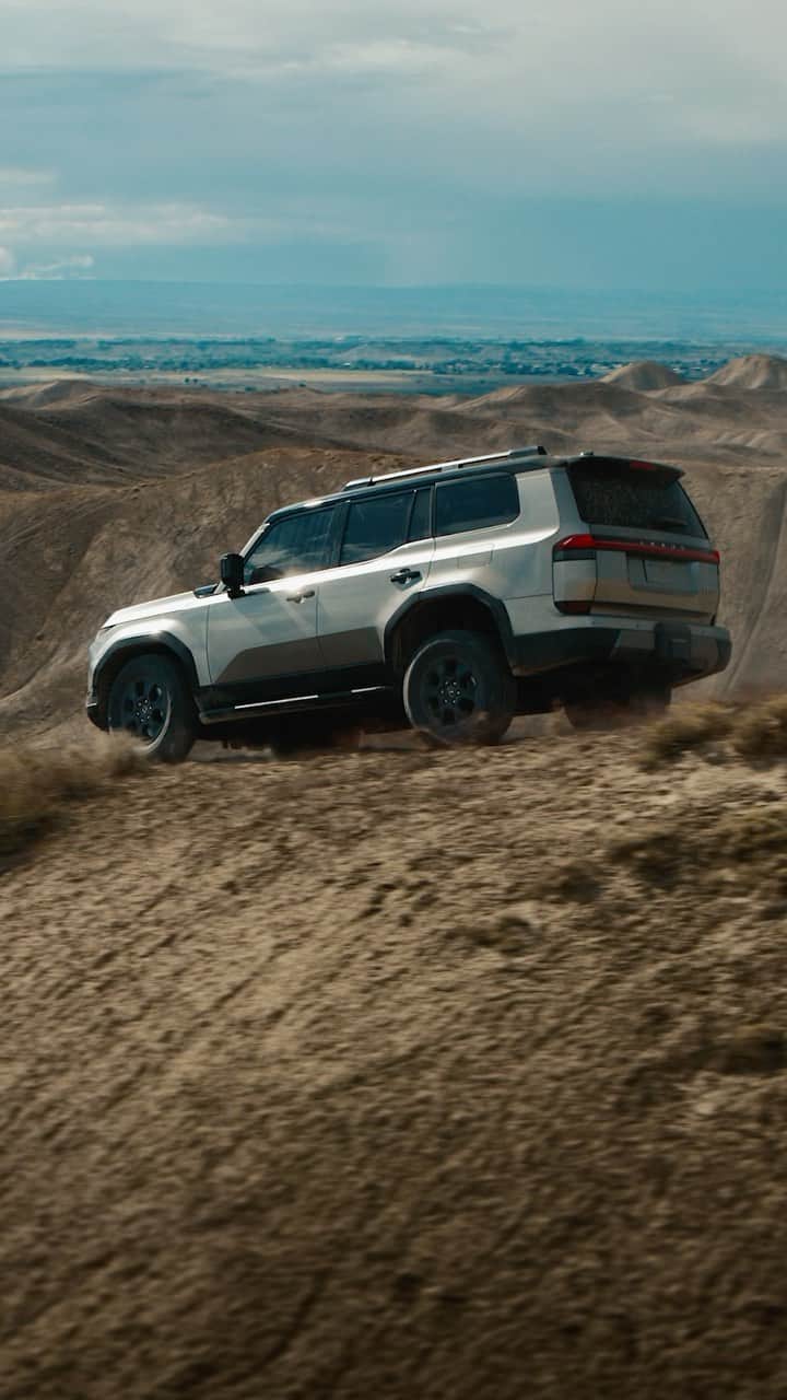 Lexus USAのインスタグラム：「In Episode 3, “The Interior”, of the “From the Ground Up” video series, you see that this #LexusGX redesigned interior makes any journey a ride in luxury.   #LexusGX #IloveGX #Overtrail #overland」