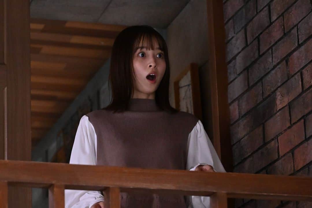のインスタグラム：「☁️🩵🌸  ❤︎･････････････････････････❤︎  第6話11月21日火曜よる10時  『マイ・セカンド・アオハル』  ❤︎･････････････････････････❤︎  皆さん昨晩の5話はバッチリですか？ この真凛（#飯沼愛 ）の驚く 表情の向こう側には…💭  さや拓の2人の切なすぎるシーンは TikTokに一部切り抜きをしております🎬  TVerでは第1話〜第3話+第5話が 無料見逃し配信中！U-NEXT  Paraviコーナーでは全話配信中☁️🩵🌸」