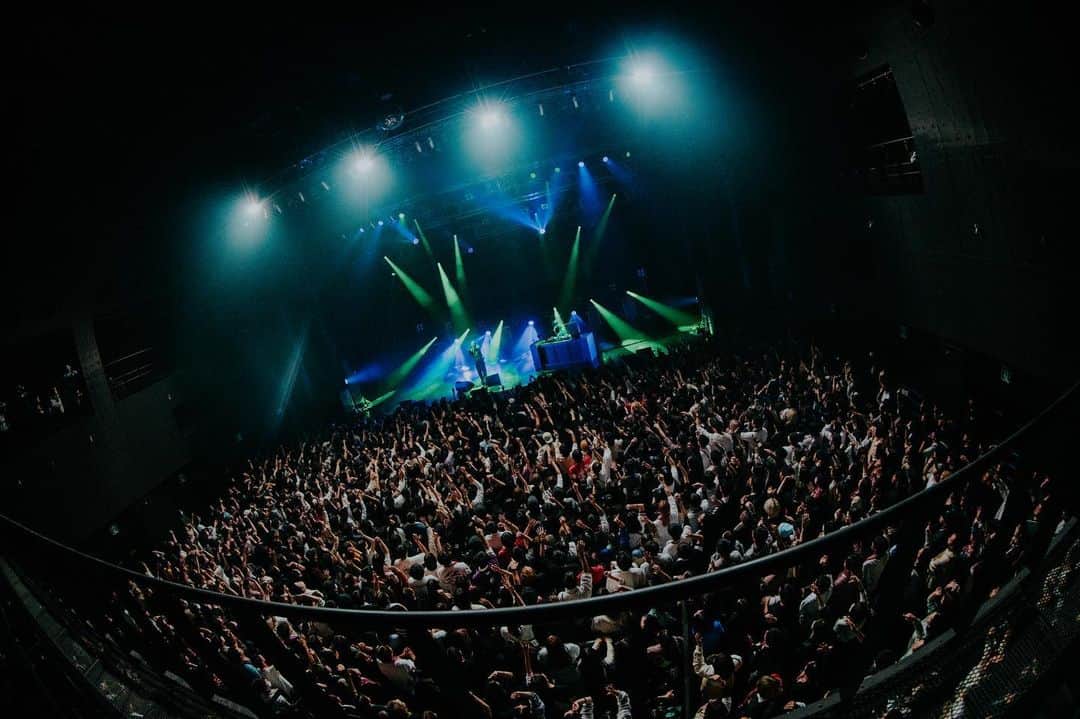 Creepy Nutsのインスタグラム：「.  2023.11.15  TWO MAN TOUR「生業」2023 at. Zepp Fukuoka  Guest: UVERworld  photo by @hiroyabrian」