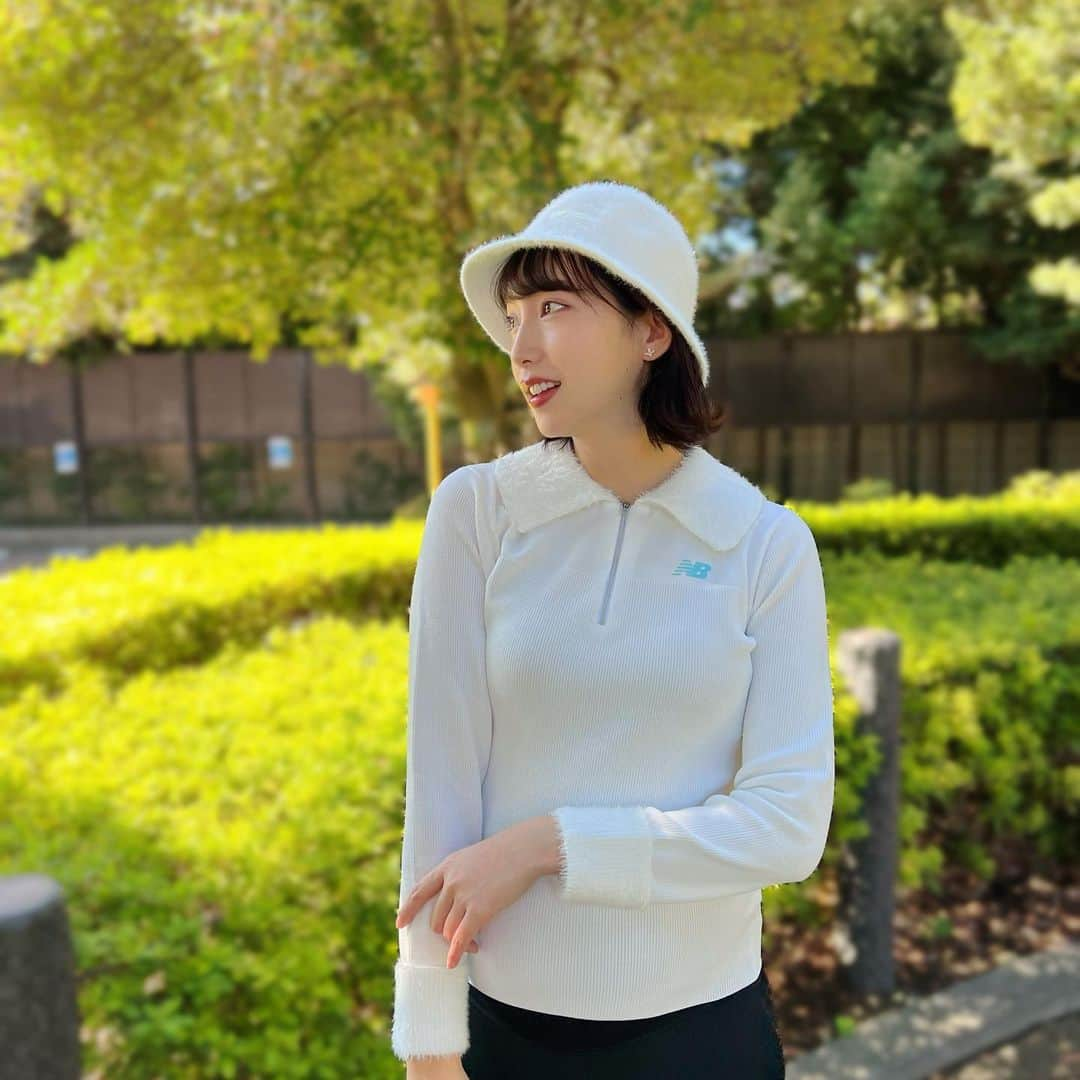 中島亜莉沙のインスタグラム：「寒くなってきた日の ふわふわゴルフコーデ☁️ @newbalancegolf_japan   胸元の刺繍カラーが可愛いの🩵 襟のふわふわで手も暖めれちゃう🤲🏻  #newbalance #newbalancegolf #ニューバランス #ニューバランスゴルフ #ゴルフ #ゴルフウェア #ゴルフコーデ #スポーツウェア #ゴルフ女子 #コーデ紹介 #冬コーデ #マタニティコーデ  #マタニティゴルフ #golf #골프　#골프여자　#尔夫球 #高尔夫」