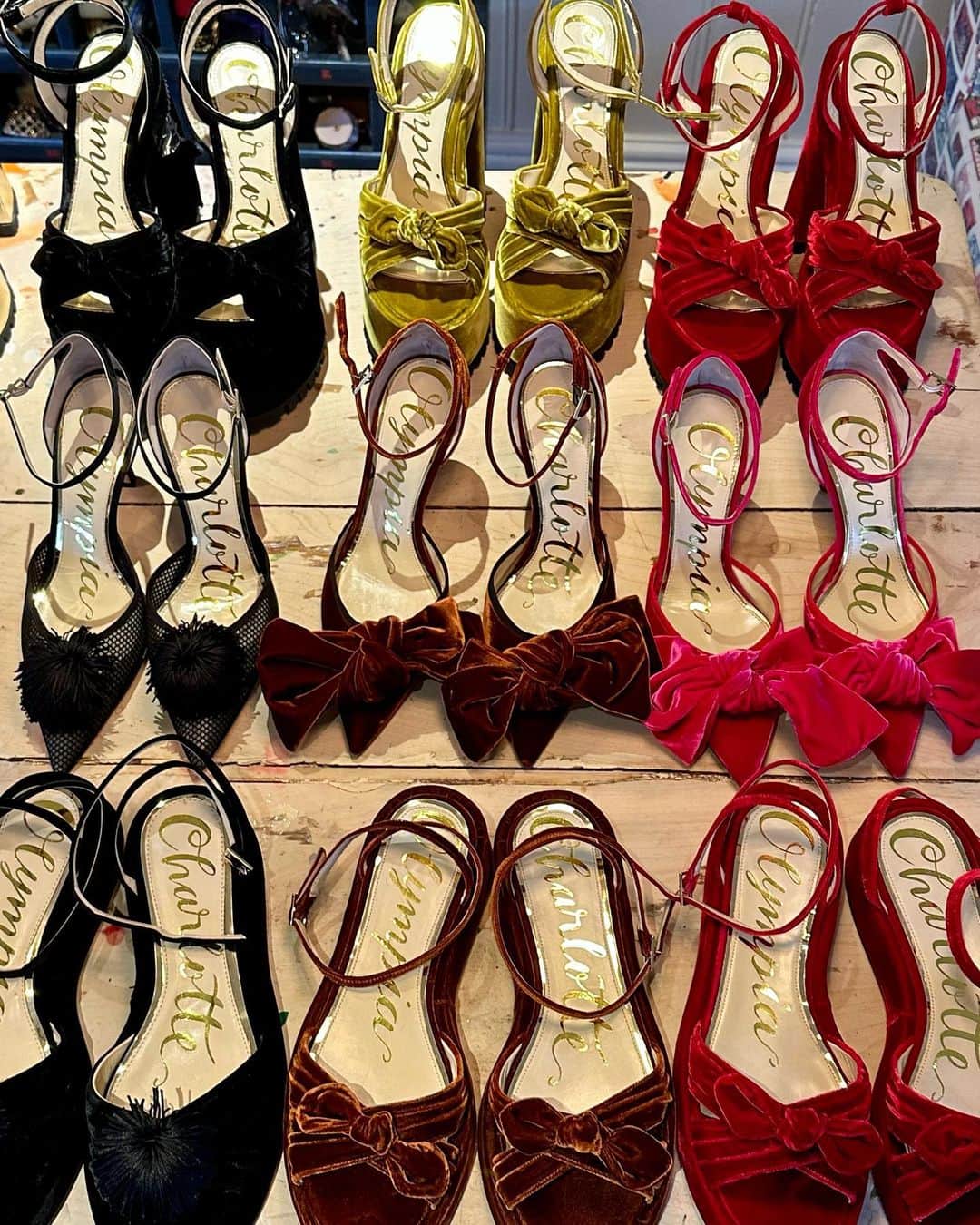 シャーロットオリンピアのインスタグラム：「Winter is coming ❄️ #charlotteolympia #shoes #comingsoon」