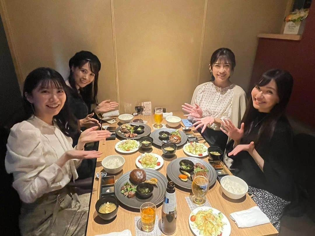 山岸愛梨さんのインスタグラム写真 - (山岸愛梨Instagram)「さーやん、ゆいちゃん、みーちゃんとランチ🍽️ ˊ˗ 定期的に集まっているお酒好きメンバーです。 4人で時間を合わせるのはなかなか大変だったりしますが なんとか年内に集まれました。  みんなでゆっくり話せて嬉しい！ たくさん元気をもらいました☺️🤍  #ウェザーニュース　#ウェザーニュースキャスター」11月15日 22時37分 - airi_yamagishi