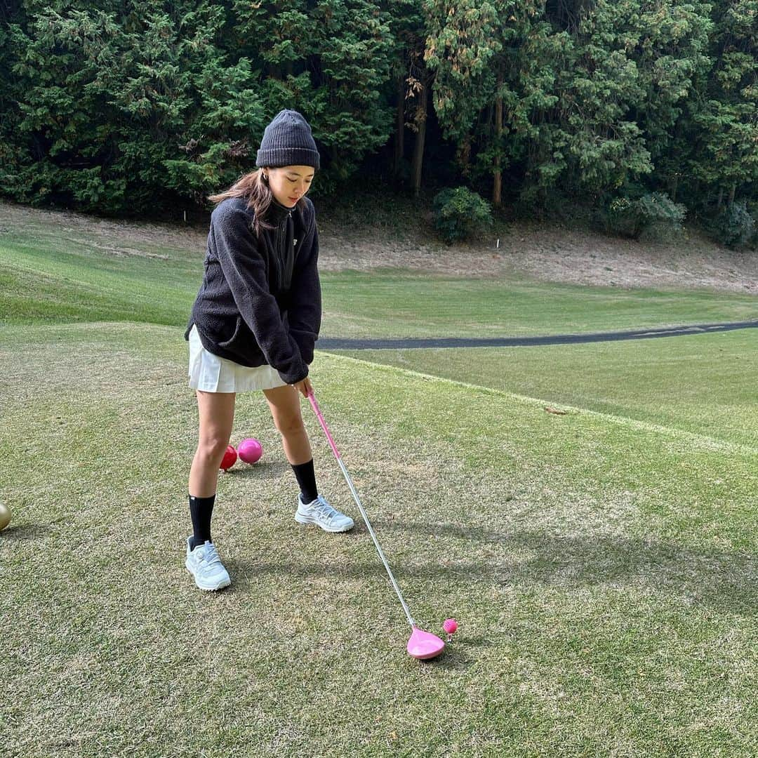 Asano Minamiさんのインスタグラム写真 - (Asano MinamiInstagram)「ゴルフ⛳️全然上達しないからちょっと嫌いになってきたけど、コースまわるのは楽しくて、ちょっと好きになってる☝️👇」11月15日 22時48分 - minami_asano