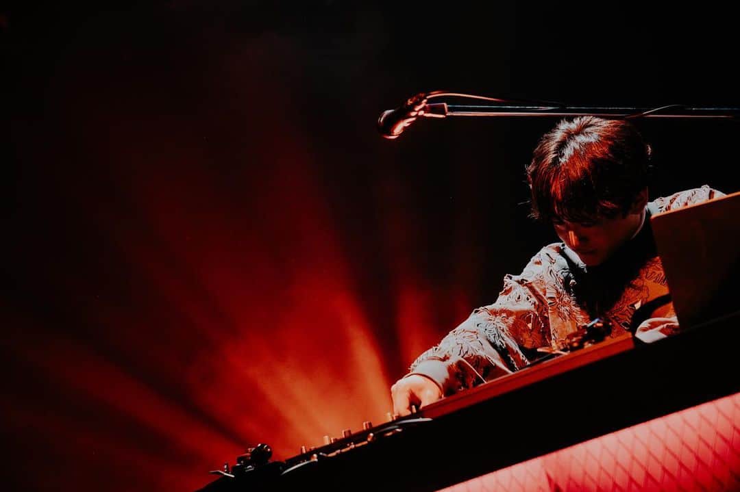 Creepy Nutsのインスタグラム：「.  2023.11.15  TWO MAN TOUR「生業」2023 at. Zepp Fukuoka  Guest: UVERworld  photo by @hiroyabrian」