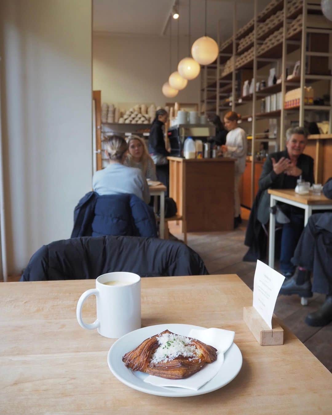 naho_7のインスタグラム：「. Best bakery in Amsterdam🥐  #amsterdamrestaurant #amsterdamcafe #amsterdambar #オランダカフェ #アムステルダムカフェ #海外カフェ」