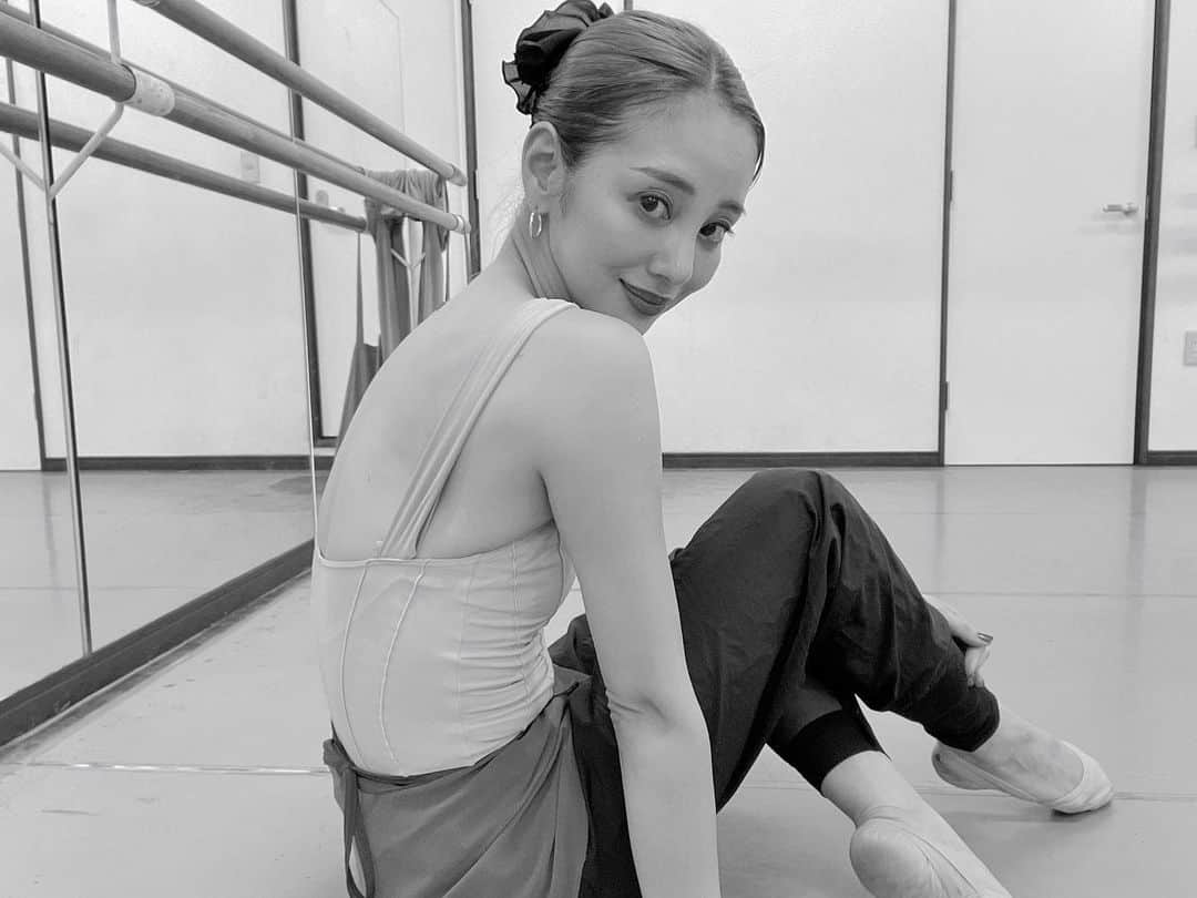 木下ココのインスタグラム：「🩰♡ ・ ・ ・ #portraitphotography  #balletwear #excercise #routine  #ポートレイト #ココトレ #木下ココ」