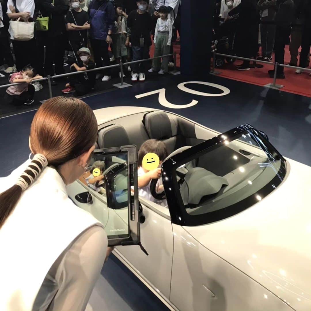 矢田部ゆかさんのインスタグラム写真 - (矢田部ゆかInstagram)「ジャパンモビリティーショー2023🚘  期間中111万人が来場しただけあってすごい人😂 子連れがめちゃくちゃ多かったのもビックリ😲 車はお隣駅の青海北臨時駐車場に停めていったので思ったよりスムーズだった😃  娘も楽しめたかな🙈  #ジャパンモビリティーショー2023 #ジャパンモビリティーショー」11月16日 9時43分 - yucaparis93