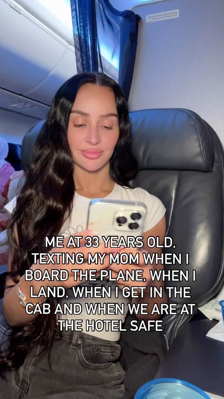 Carli Bybelのインスタグラム：「every time til the end of time🤭👩‍👧💖」
