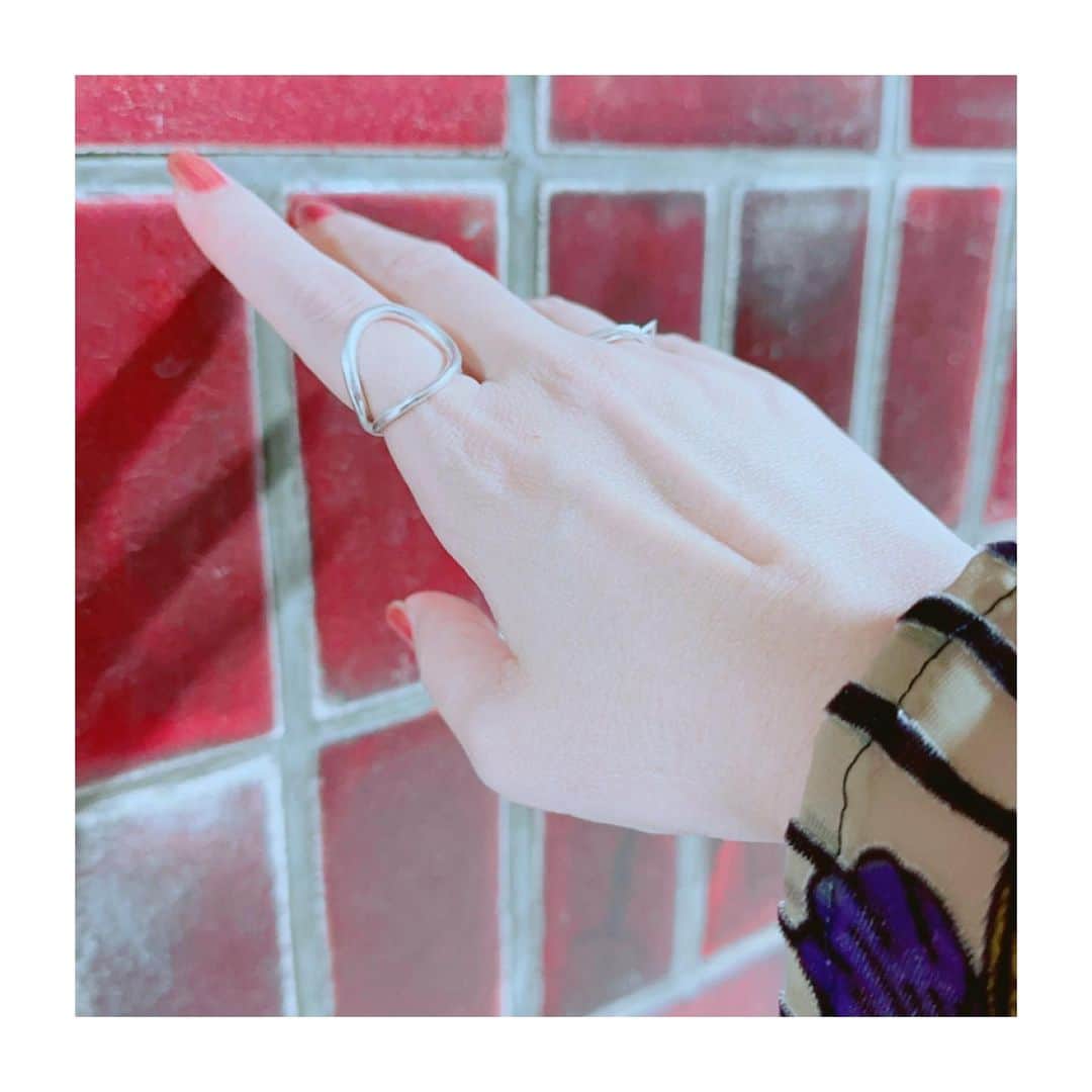 松雪泰子さんのインスタグラム写真 - (松雪泰子Instagram)「. off shot  ワンピース @fumietanaka_jp リング @dot.__jewelry」11月16日 8時40分 - yasukomatsuyuki_official
