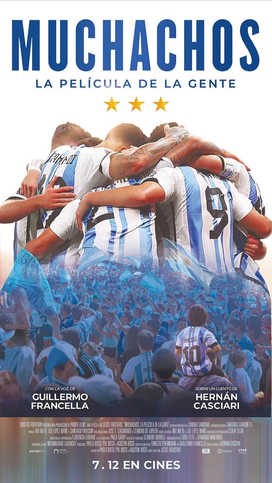 セルヒオ・アグエロのインスタグラム：「MUCHACHOS, LA PELÍCULA DE LA GENTE 🇦🇷🏆sobre la fiesta más numerosa de la historia argentina.  PROTAGONIZADA por millones de Argentinos 🤍💙  @stardistributionla  #MuchachosLaPelicula 7 DE DICIEMBRE - SOLO EN CINES」