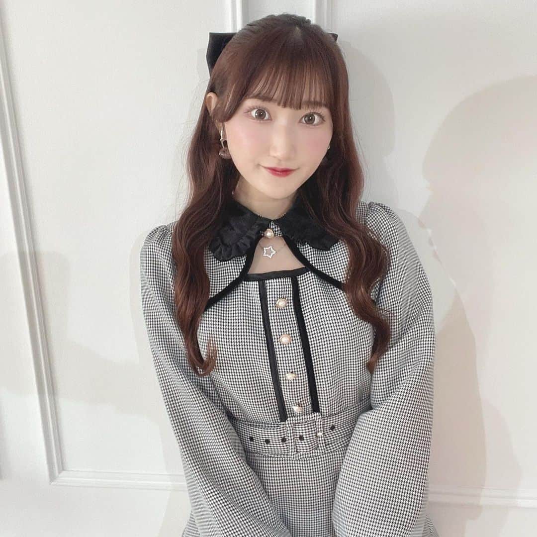 evelynのインスタグラム：「winter collection♥︎ ㅤㅤㅤㅤㅤㅤㅤㅤㅤㅤㅤㅤㅤ #ベロア襟ロンパース ¥10,800 【CK/ストライプ】 ㅤㅤㅤㅤㅤㅤㅤㅤㅤㅤㅤㅤㅤ #evelyn #エブリン」