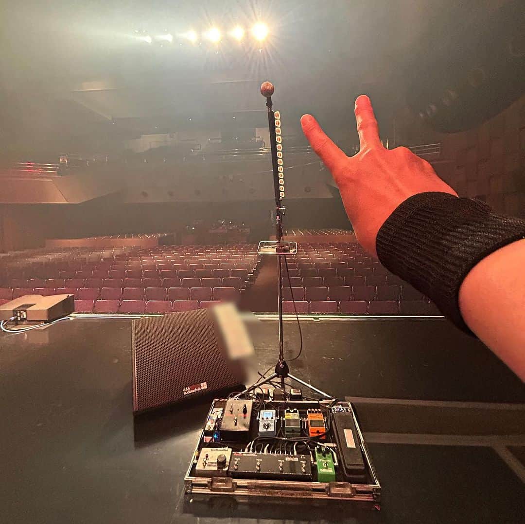 本城聡章さんのインスタグラム写真 - (本城聡章Instagram)「昨夜は筋少🎸 #なんばHatch にて「一瞬！」ツアー #大阪 編お越しいただきありがとうございました😉Sold outありがとう！😆また来年！§ԾᴗԾ§ #筋肉少女帯 #筋少 #Osaka」11月16日 9時21分 - honjo