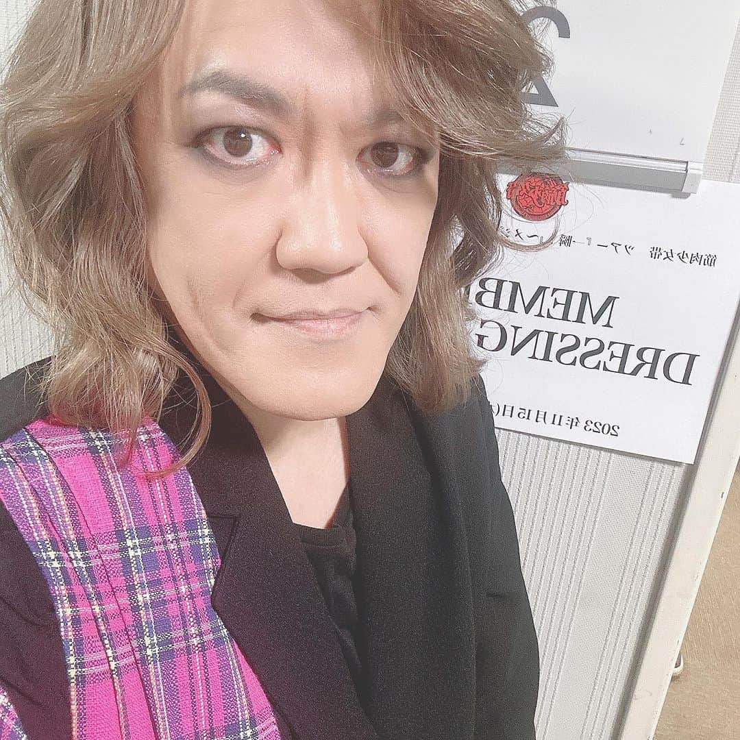 本城聡章さんのインスタグラム写真 - (本城聡章Instagram)「昨夜は筋少🎸 #なんばHatch にて「一瞬！」ツアー #大阪 編お越しいただきありがとうございました😉Sold outありがとう！😆また来年！§ԾᴗԾ§ #筋肉少女帯 #筋少 #Osaka」11月16日 9時21分 - honjo