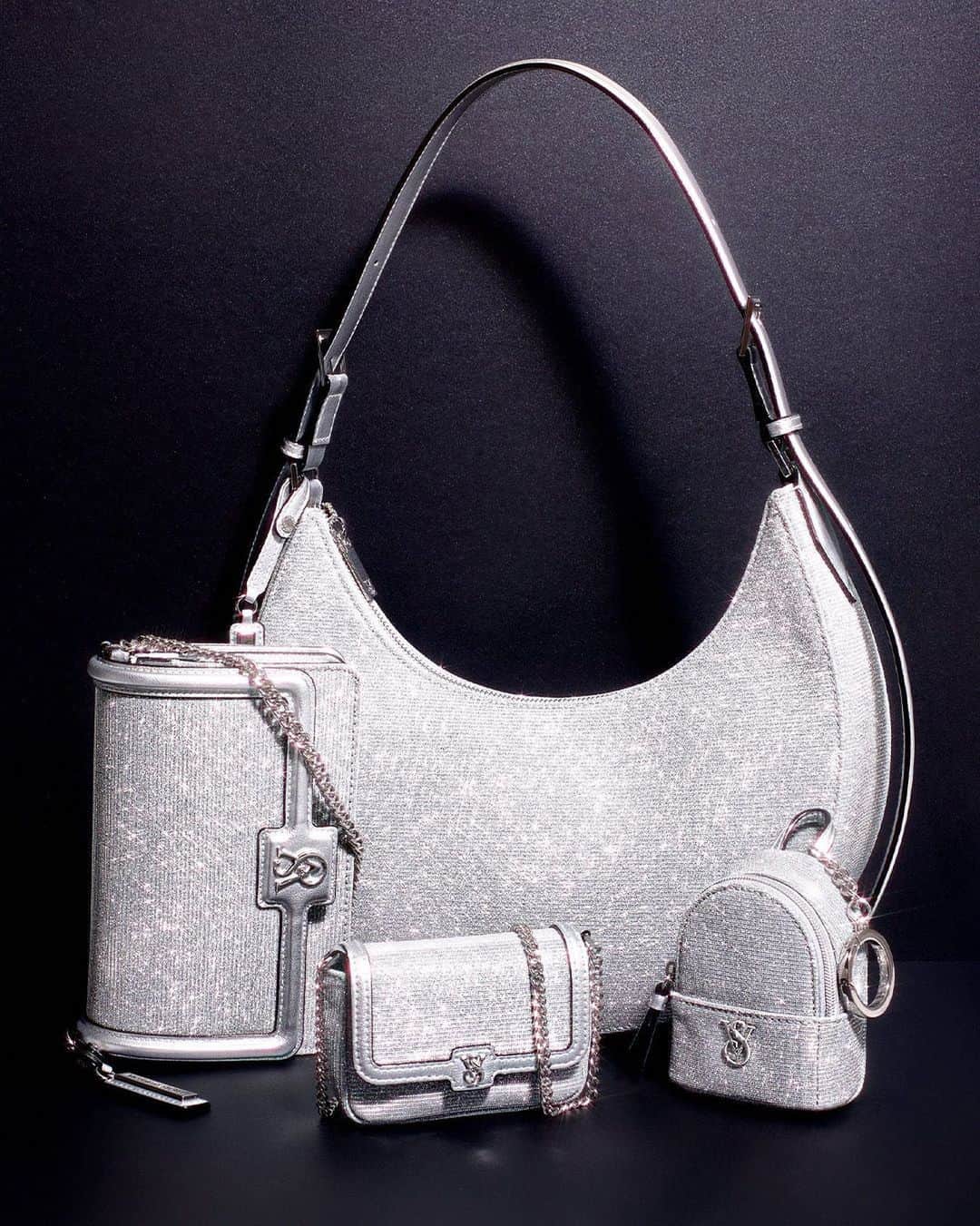 ヴィクトリアズ・シークレットのインスタグラム：「It’s a fact: you need a plus one as sparkly as you are, including party-ready Accessories in a NEW shimmery shade of silver.」