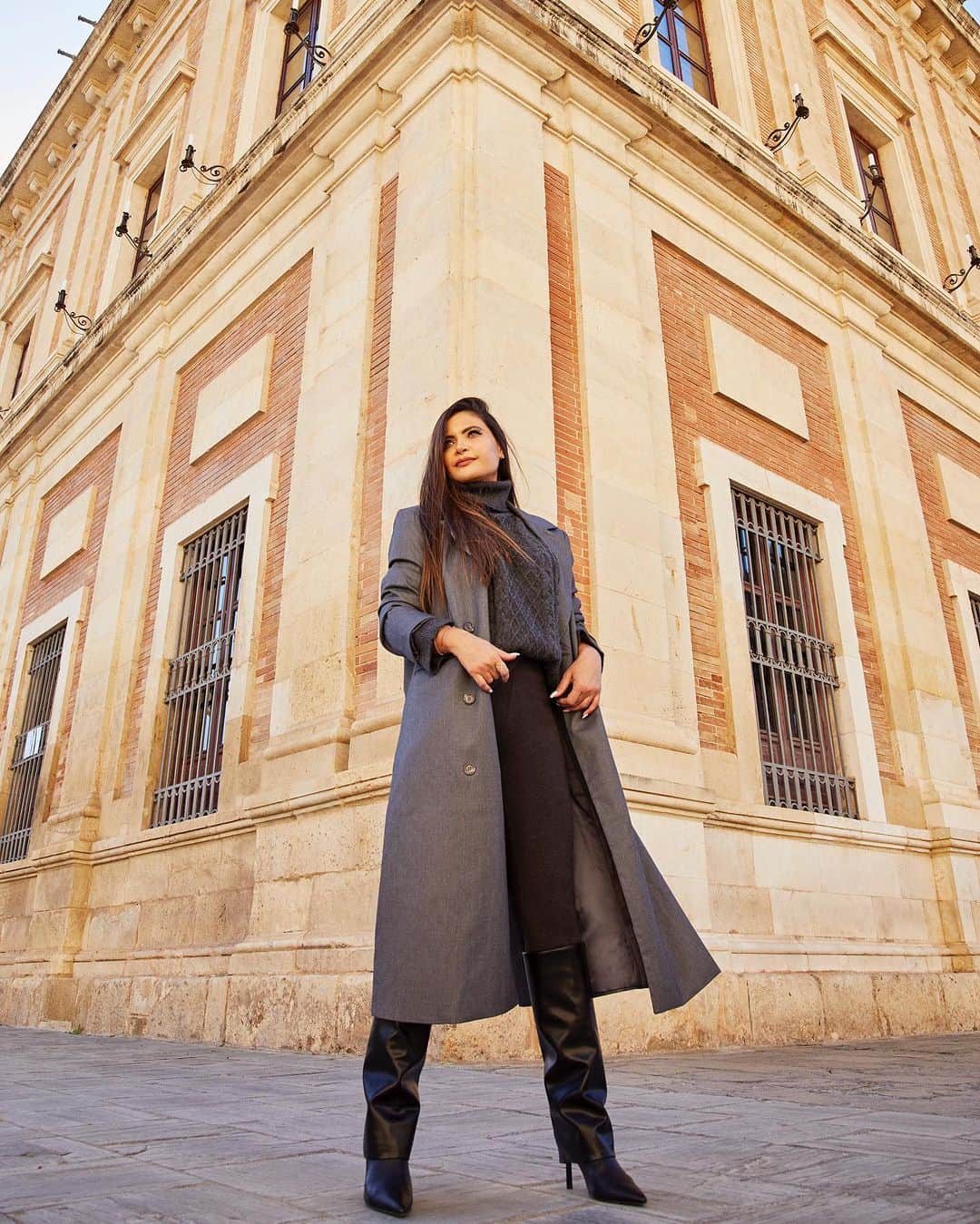 Chiquinquira Delgadoのインスタグラム：「Hay ciudades que te roban el 💛 @latingrammys  #sevilla  #eresespecialyúnica 🇪🇸」