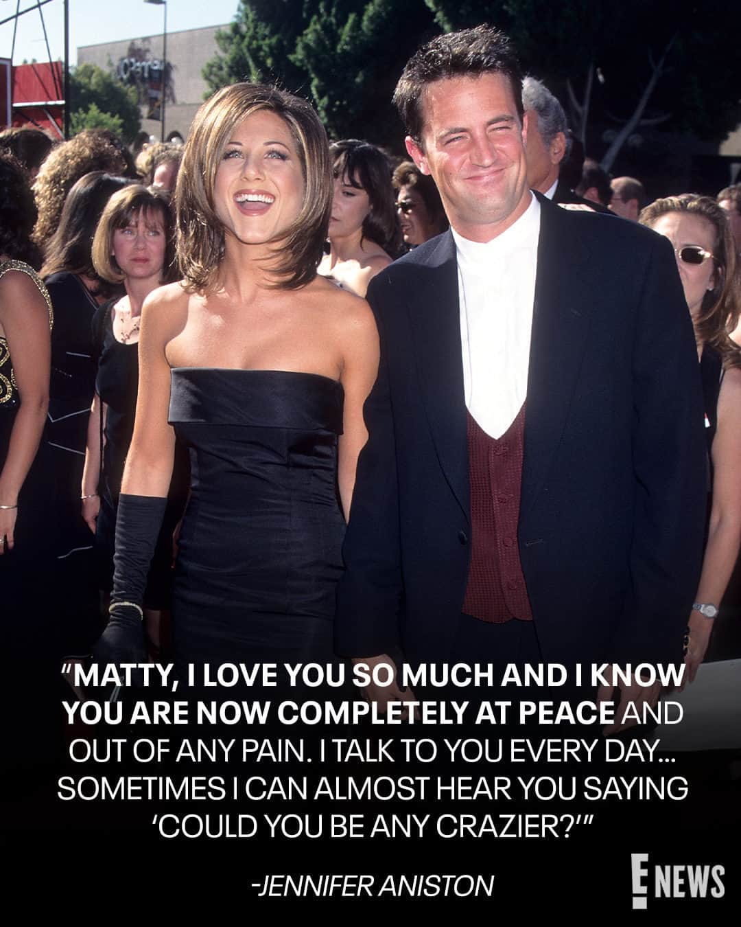 E! Onlineさんのインスタグラム写真 - (E! OnlineInstagram)「Matthew Perry always made Jennifer Aniston's day. 🕊️🤍 She shares a touching text message from her "little brother" and costar-link in bio. (📷: Getty)」11月16日 0時53分 - enews