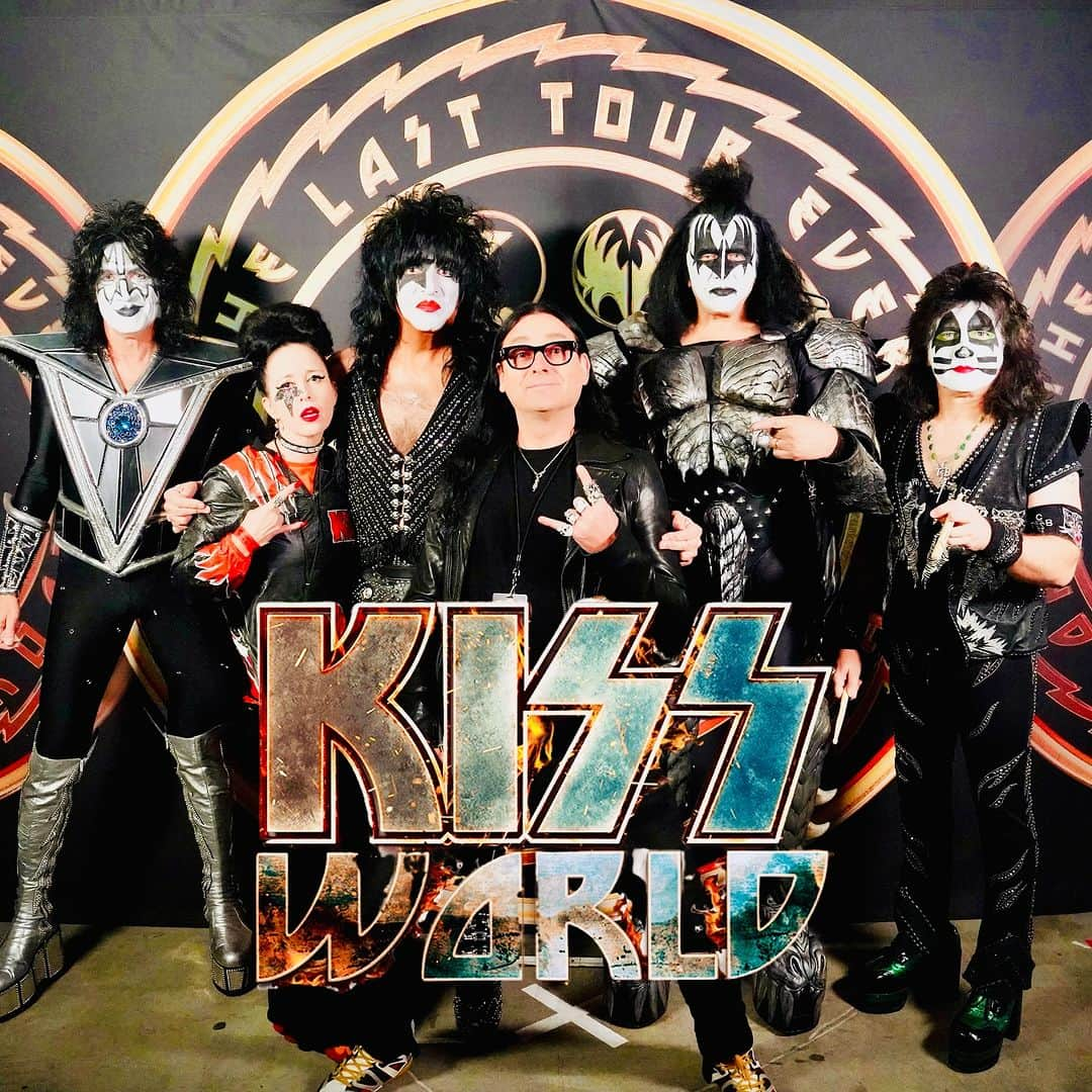 B. Akerlundさんのインスタグラム写真 - (B. AkerlundInstagram)「#kissarmy @jonasakerlund 🤘🏻🤘🏻🤘🏻」11月16日 1時16分 - bcompleted