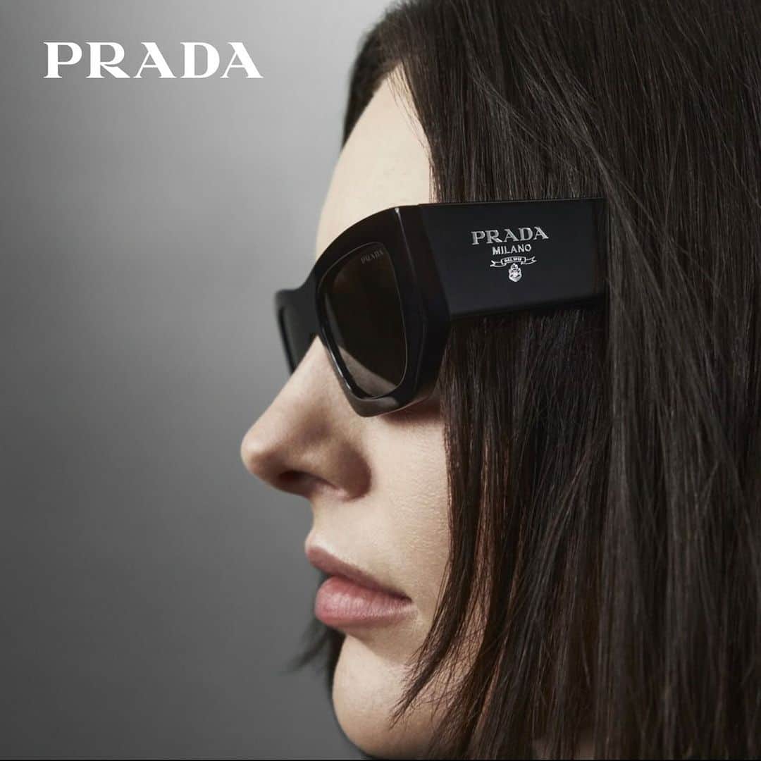 アマンダ・マーフィーさんのインスタグラム写真 - (アマンダ・マーフィーInstagram)「@prada Eyewear #PradaFW23」11月16日 1時13分 - amandajeanmurphy