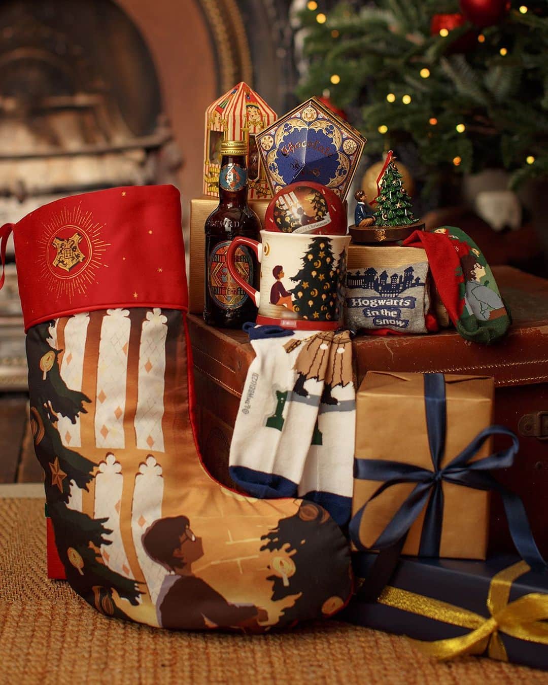 ハリー・ポッターのインスタグラム：「Brb, updating our Christmas list 🧦 Head on over to the Harry Potter Shop to save with our stocking bundle!  While stocks last. Terms and conditions apply.」