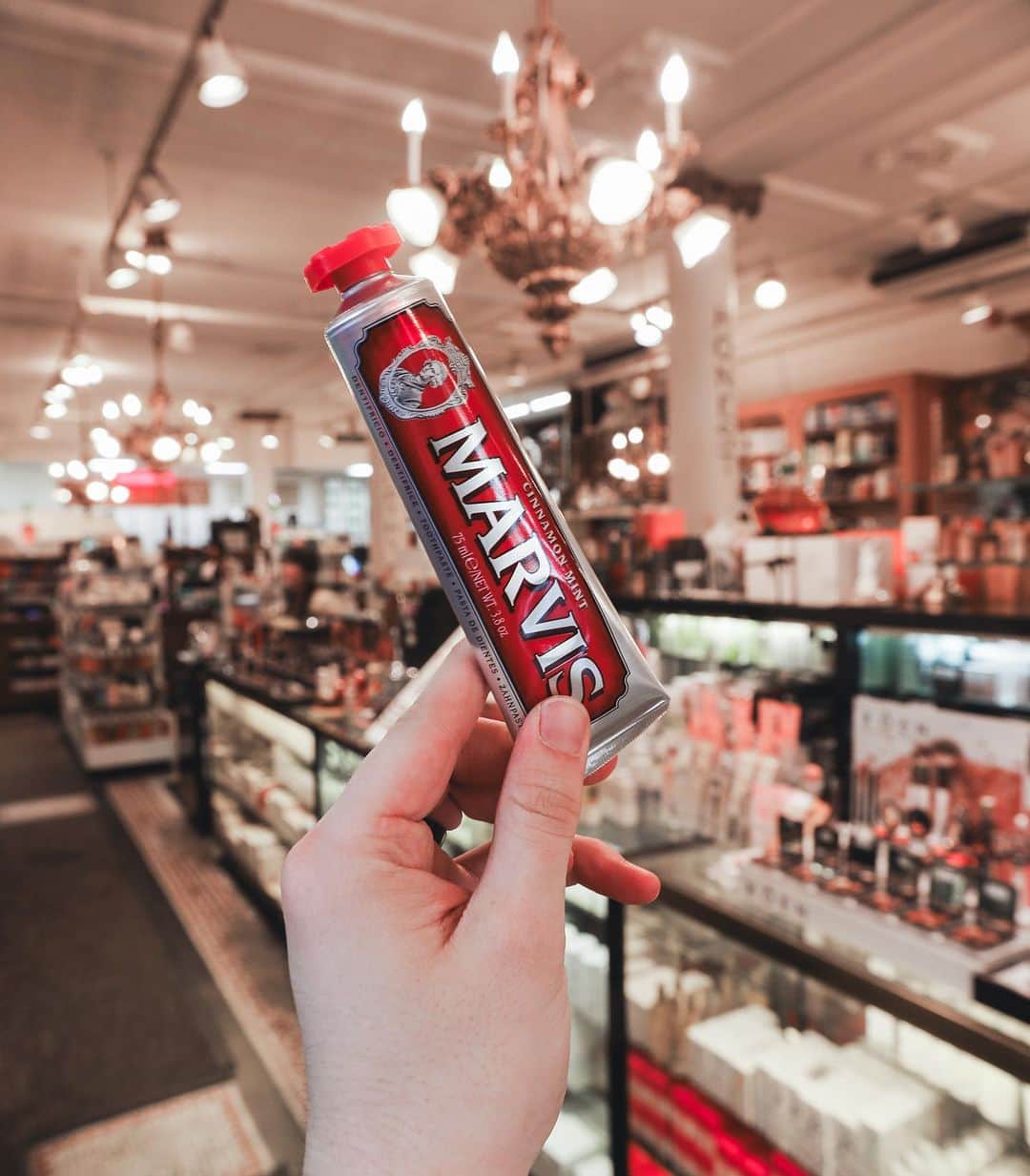 Marvis®️ Official Partnerさんのインスタグラム写真 - (Marvis®️ Official PartnerInstagram)「Your routine deserves a dash of cinnamon. ❤️🪥」11月16日 1時37分 - marvis_usa