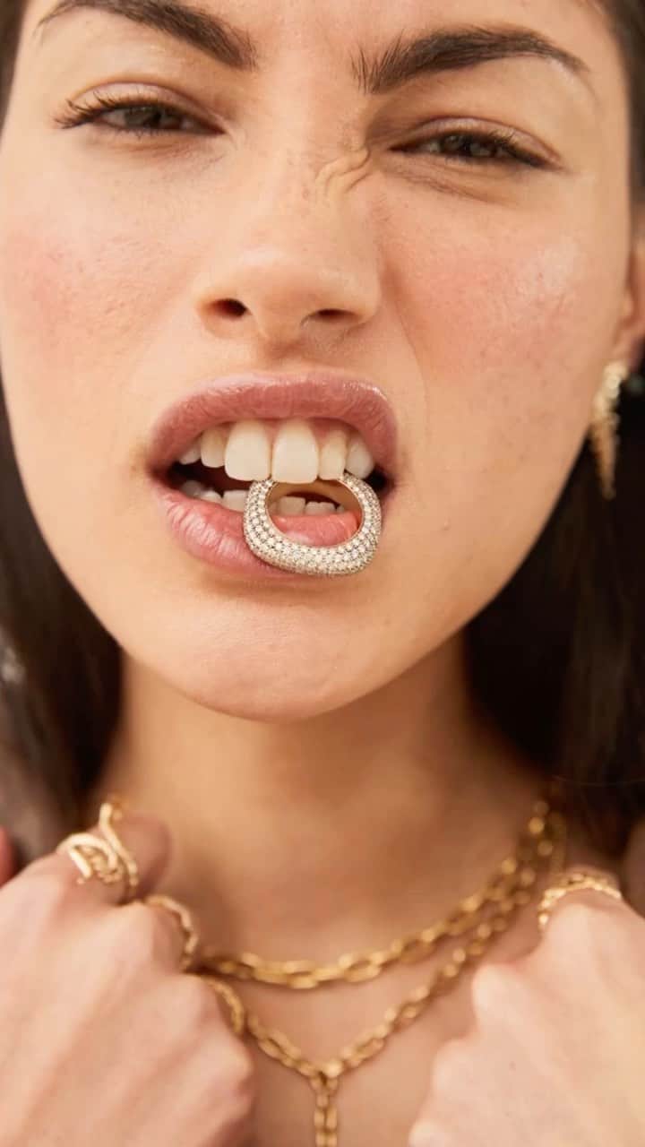 ベン・ワッツのインスタグラム：「Great day wiv @kbhjewels x @radjasmyn @xgabriela @jodieboland @adammaclay @eriknswain @jackstudios #benwatts #scrapbooking #nyc #studio」