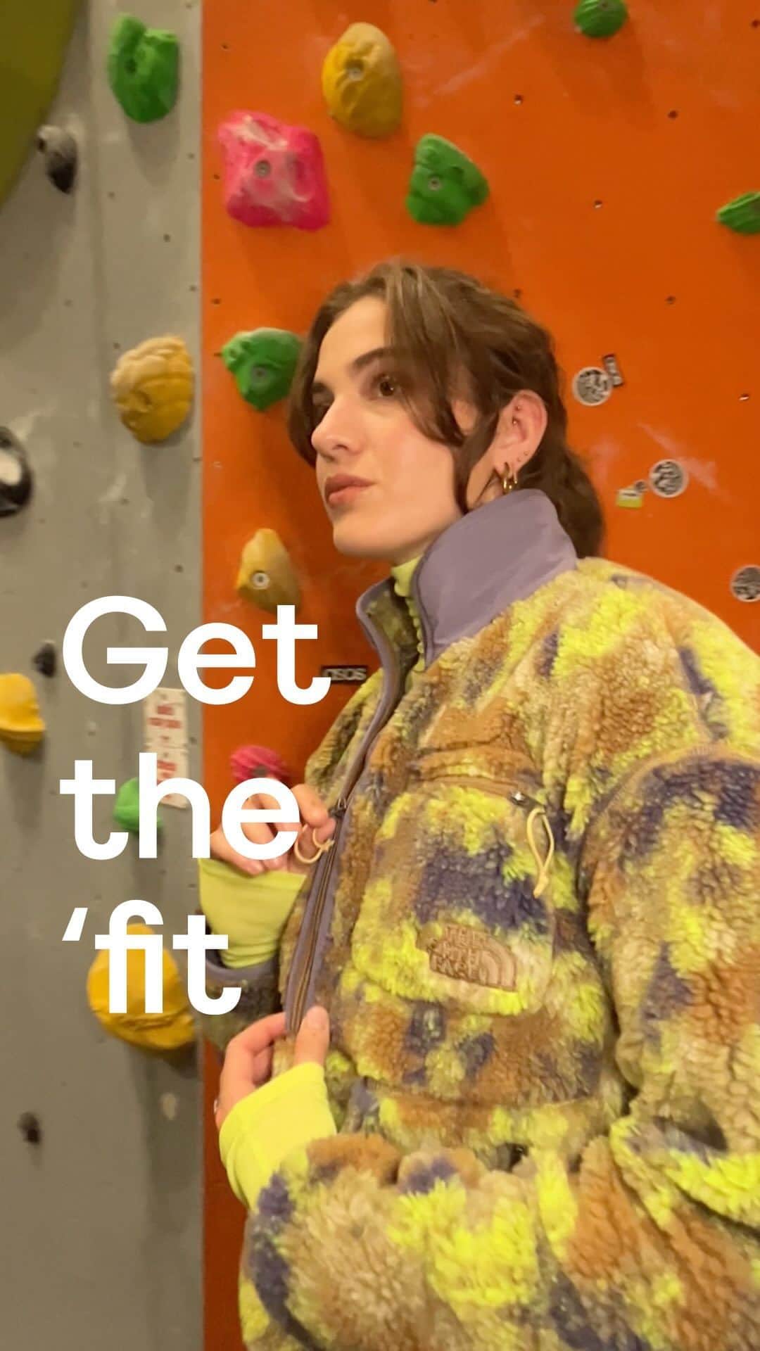 ASOSのインスタグラム：「Outdoorsy ‘style inspo from @isa.yasmijn [she/her] and tbh, that fleece is a must in this weather 🥶 #ASOSYourWay」