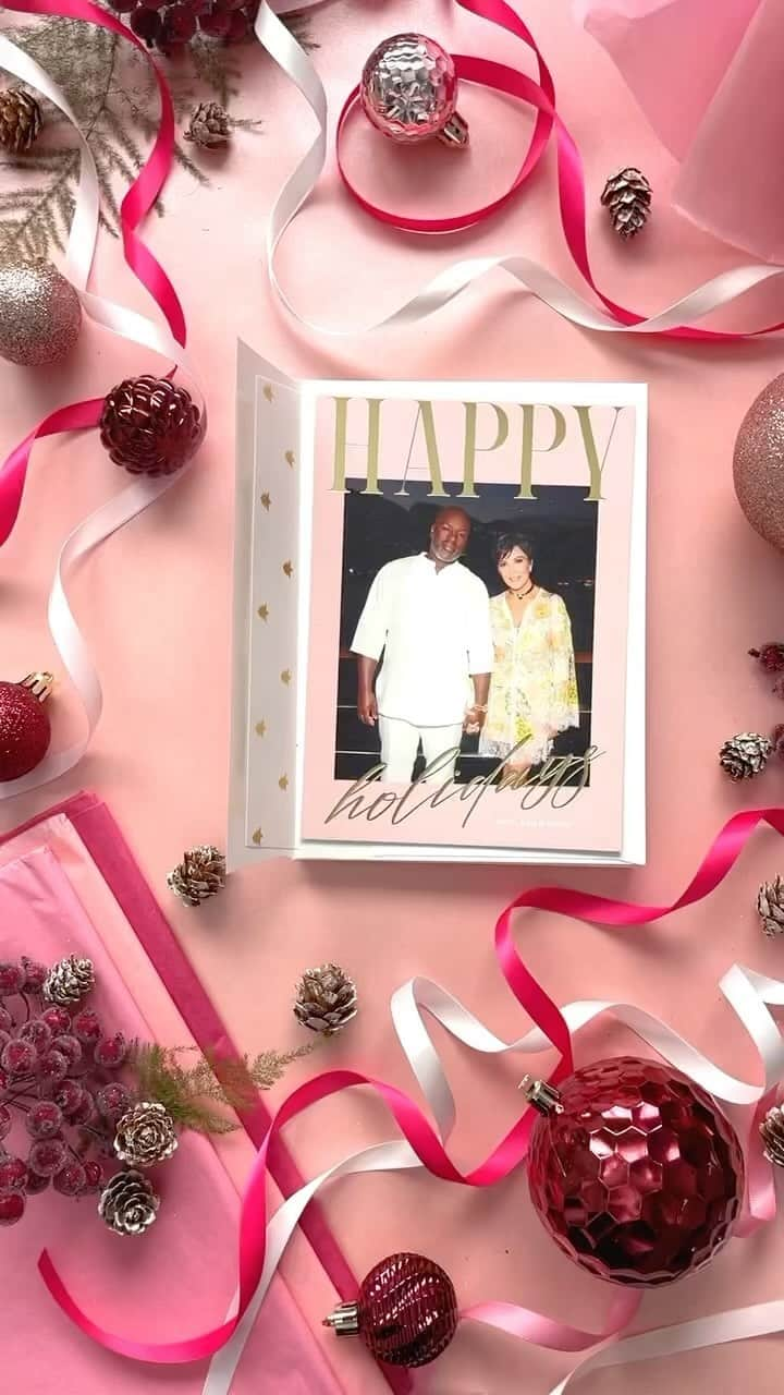 クリス・ジェンナーのインスタグラム：「It’s here! I’m so excited to share a look at my 2023 holiday card with @coreygamble. We loved creating this with @Shutterfly, and hope you love it too! Happy Holidays!  #Holiday #Holidays #HolidayCard #ChristmasCard #ShutterflyIt」