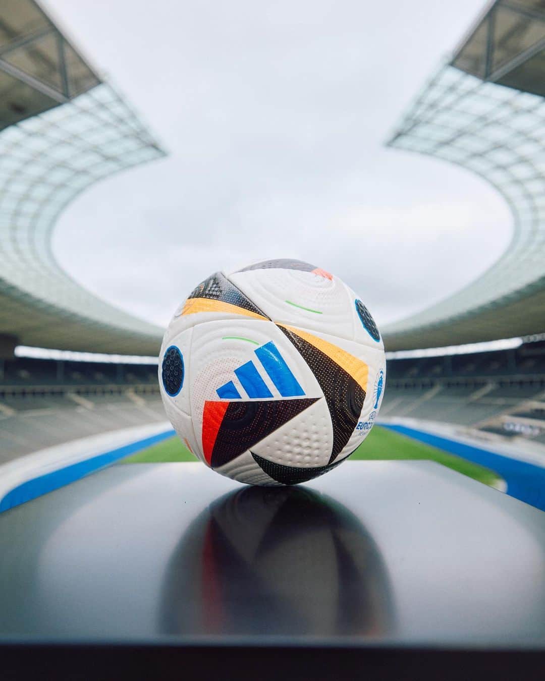 adidas Footballさんのインスタグラム写真 - (adidas FootballInstagram)「football can’t catch a break (and we LOVE it), next stop @EURO2024 🏆」11月16日 2時08分 - adidasfootball