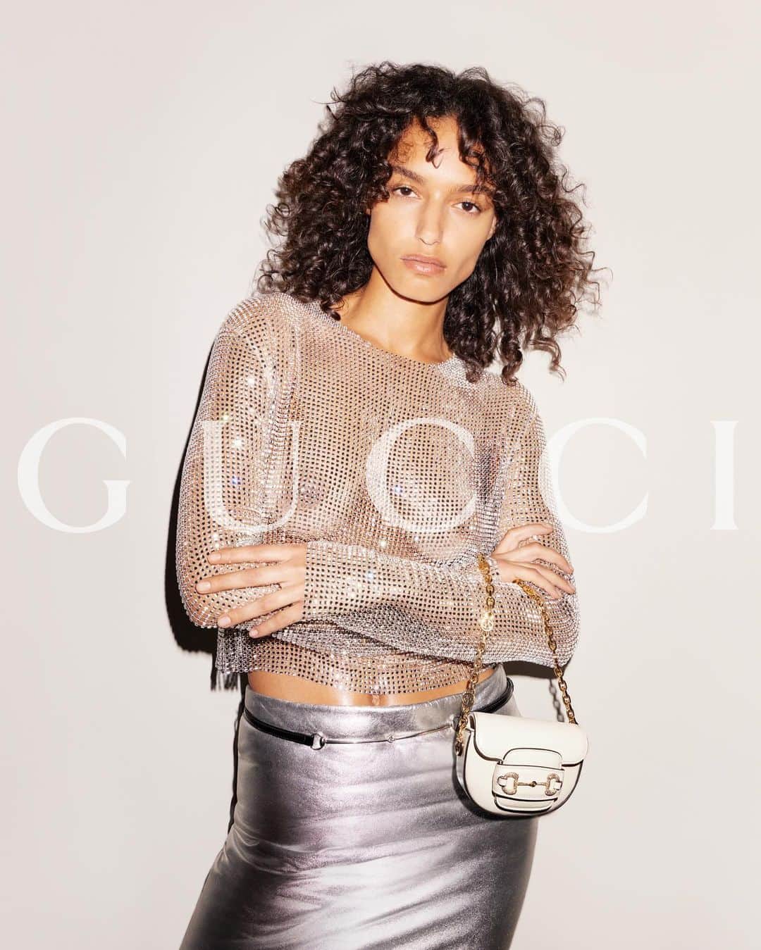 グッチさんのインスタグラム写真 - (グッチInstagram)「Sleek silhouettes and vibrant attitude.  The House presents Gucci Gift.  #GucciGift #GucciJackie1961 #GucciHorsebit1955」11月16日 2時10分 - gucci