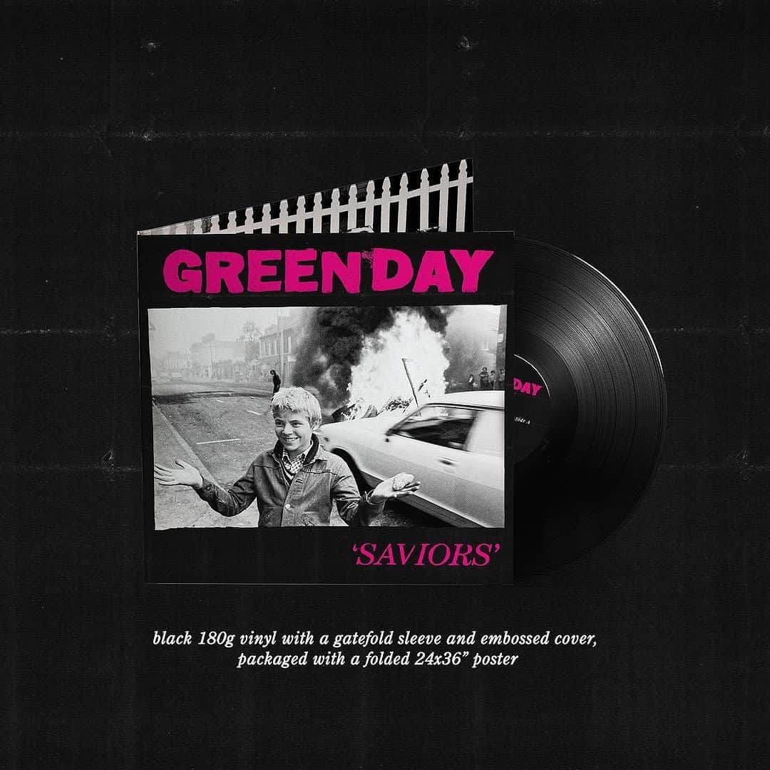 Green Dayさんのインスタグラム写真 - (Green DayInstagram)「Soooo you completely SOLD OUT the 'Saviors' Hot Pink Galaxy AND Neon Pink w/ Neon Green Splatter vinyl. Let's add another, shall we? Limited edition Bluejay vinyl just dropped in the webstore (only 4725 copies worldwide).」11月16日 2時16分 - greenday