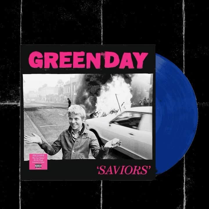 Green Dayのインスタグラム：「Soooo you completely SOLD OUT the 'Saviors' Hot Pink Galaxy AND Neon Pink w/ Neon Green Splatter vinyl. Let's add another, shall we? Limited edition Bluejay vinyl just dropped in the webstore (only 4725 copies worldwide).」