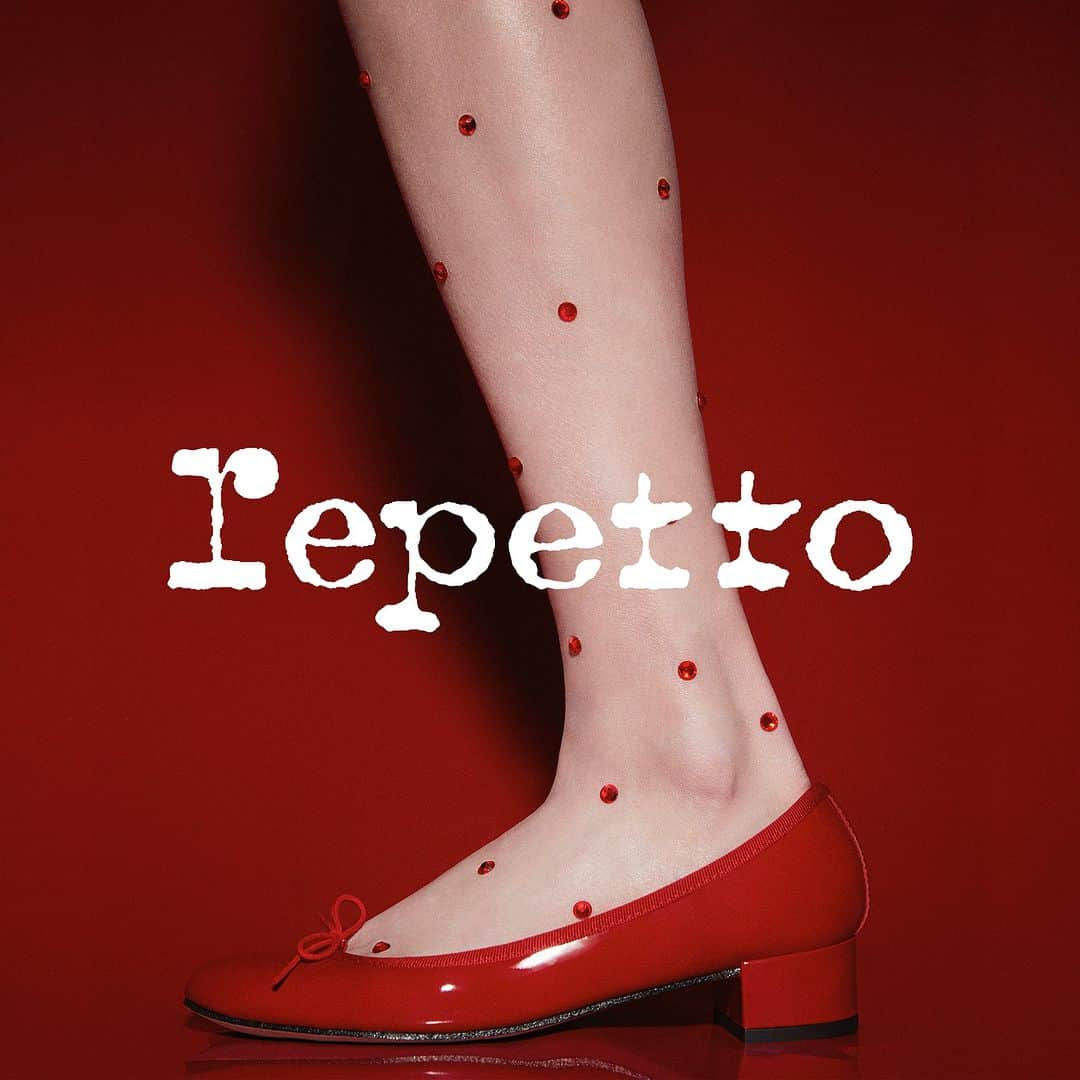 Repettoのインスタグラム：「Repetto Holiday Campaign.  The Camille ballerinas Flame Red.  #RepettoHolidayCampaign #Repettolconics」