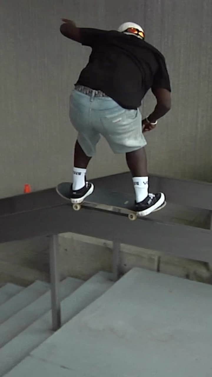 Vans Skateのインスタグラム：「Watch @rowan.zorilla and the @VansSkate team cruise the streets from Paris to Los Angeles in BLURRY.」