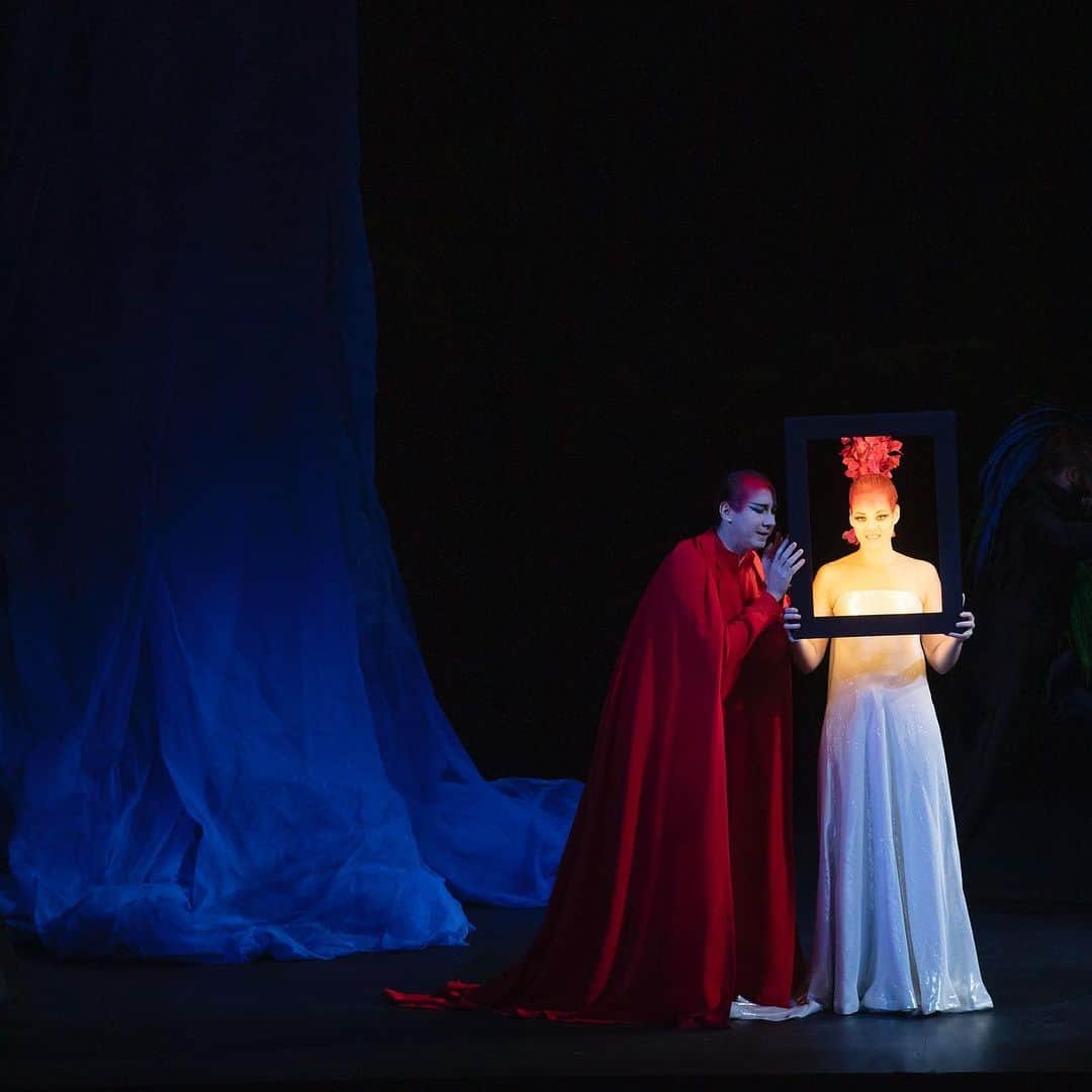 ステファンローランさんのインスタグラム写真 - (ステファンローランInstagram)「THE MAGIC FLUTE AT THE THEATRE DES CHAMPS ELYSEES  Tamina & Tamino - Die Zauberflöte   Costumes : Stéphane Rolland et Pierre Martinez Mise en Scène : Cédric Klapisch   Théatre des Champs Elysées  15 Avenue Montaigne  Paris  #StephaneRolland #HauteCouture」11月16日 2時31分 - stephanerolland_paris