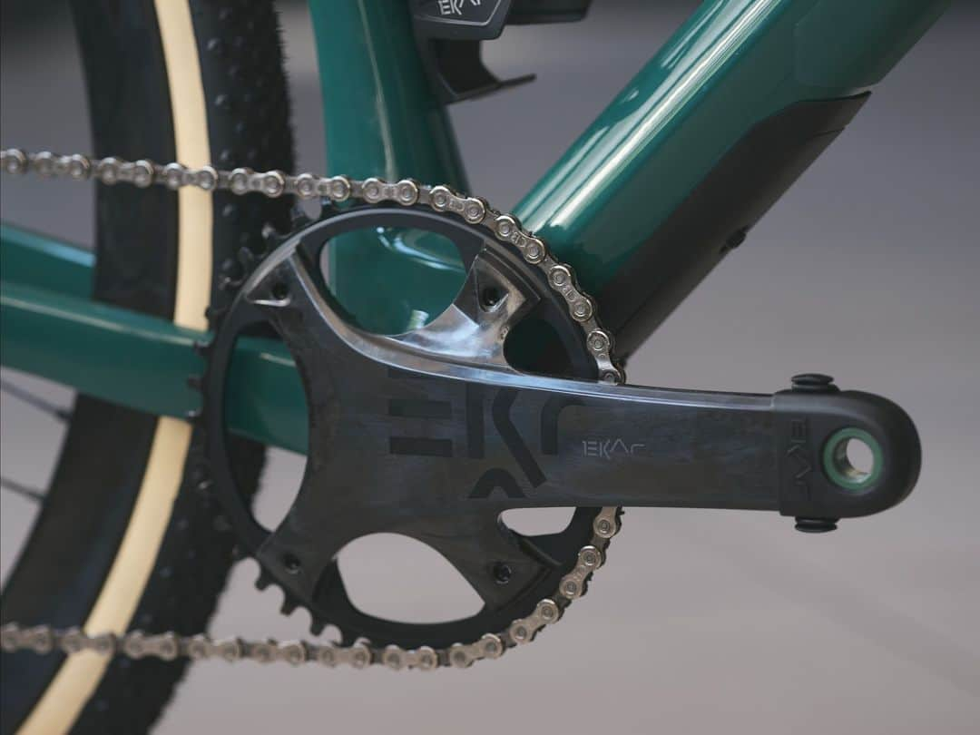 カンパニョーロのインスタグラム：「A groupset designed to help you #DreamBigger.  A wide range of gravel-specific combinations and no compromises: Ekar.  A groupset that offers the best of the proven braking performance of the Campagnolo hydraulic system, and provides the precise control and reliable performance you need for your gravel bike.  #Campagnolo #Ekar #GravelRiding」