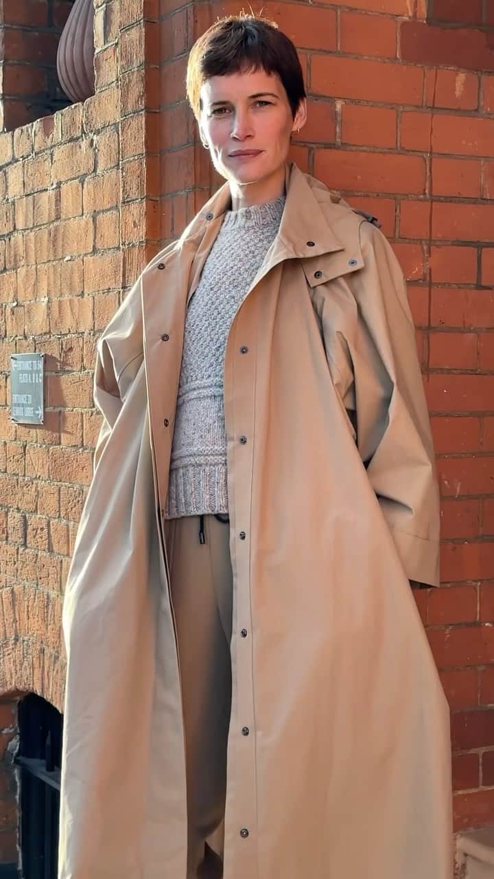 のインスタグラム：「As chilly days arrive, layer up with staple pieces you can turn to for a seamless transition between the seasons.   Be inspired by soft autumnal light with rich camel tones and neutral shades designed to be worn year after year. Effortless gilets and vests in cosy wool and cashmere ensure to keep you warm.   Shop our beneath the surface collection, a true celebration of community, craftsmanship, timeless design and natural fibres.  #bamford #autumn #autumnoutfit #sustainablefashion #sustainablymade」