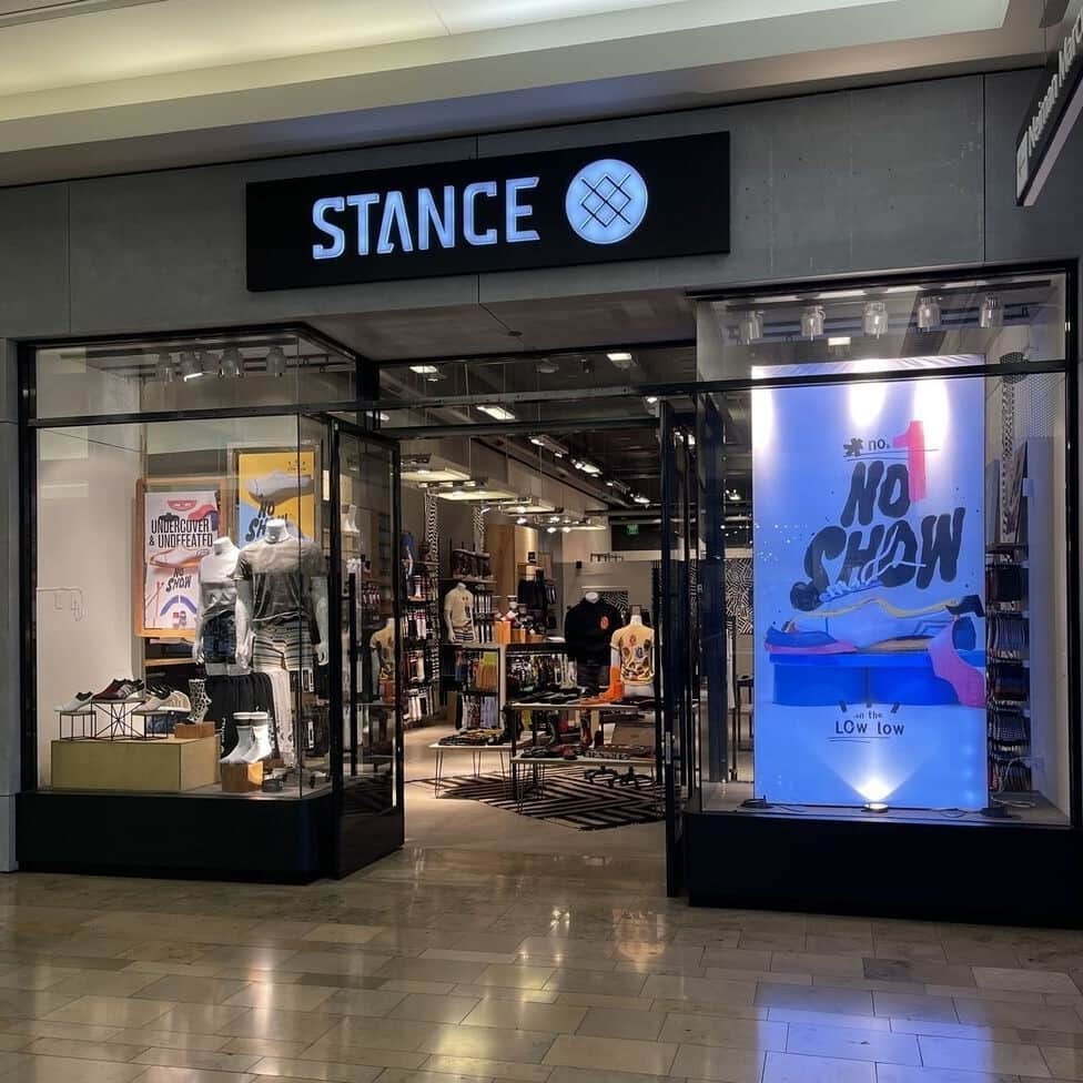 Stanceさんのインスタグラム写真 - (StanceInstagram)「Join the crew. 🤝 Retail brings our brand, culture, and lifestyle into new neighborhoods. ⁠ ⁠ See our available retail roles below and more in our link in bio. 🔗 ⁠ ⁠ Fashion Square - Scottsdale, AZ - Sales Associate // Key Holder⁠ Arrowhead Towne Center - Glendale, AZ - Sales Associate // Key Holder⁠ Glendale Galleria - Glendale, CA -  Sales Associate⁠ Employee Store - San Clemente, CA - Sales Associate⁠ San Clemente Outlets - San Clemente, CA - Sales Associate⁠ UTC Sarasota - Sarasota, FL - Sales Associate // Key Holder⁠ Irvine Spectrum - Irvine, CA - Sales Associate⁠ Fashion Show -  Las Vegas, NV - Sales Associate // Key Holder⁠ Castle Rock Outlets - Castle Rock, CO - Sales Associate // Key Holder⁠ Park Meadows - Lone Tree, CO - Sales Associate⁠ Fashion Place - Murray, UT - Sales Associate // Key Holder⁠ City Creek - Salt Lake City - UT - Store Manager // Key Holder⁠ Dallas - Dallas TX - Key Holder⁠ Hudson Yards - New York, NY -  Sales Associates // Key Holders⁠ ⁠ #stitcheddifferent #stancesocks」11月16日 2時57分 - stanceofficial