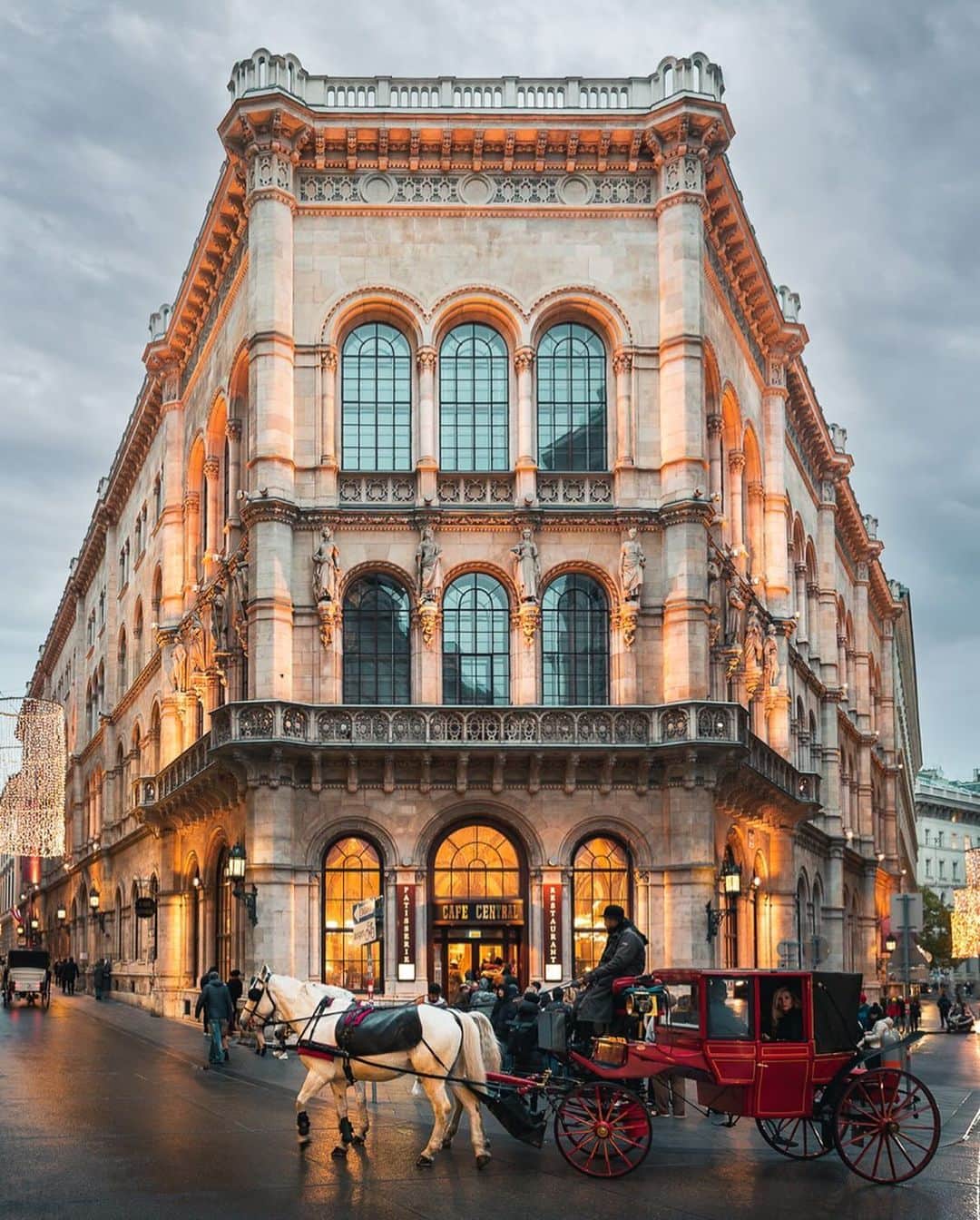 Wien | Viennaのインスタグラム：「Cozy weather vibes in #Vienna! ✨❤️ Perfect to explore the city and its beautiful cafés like the @cafecentralwien!   #wien #winterinvienna #cozyseason #cozyaesthetic #winterinaustria #christmastime #christmasinvienna #cafecentral #cafecentralwien #coffehouse #coffeelovers #traveltheworld #traveltips #eurotrip #europetravel #europe_vacations #europe_vacations」